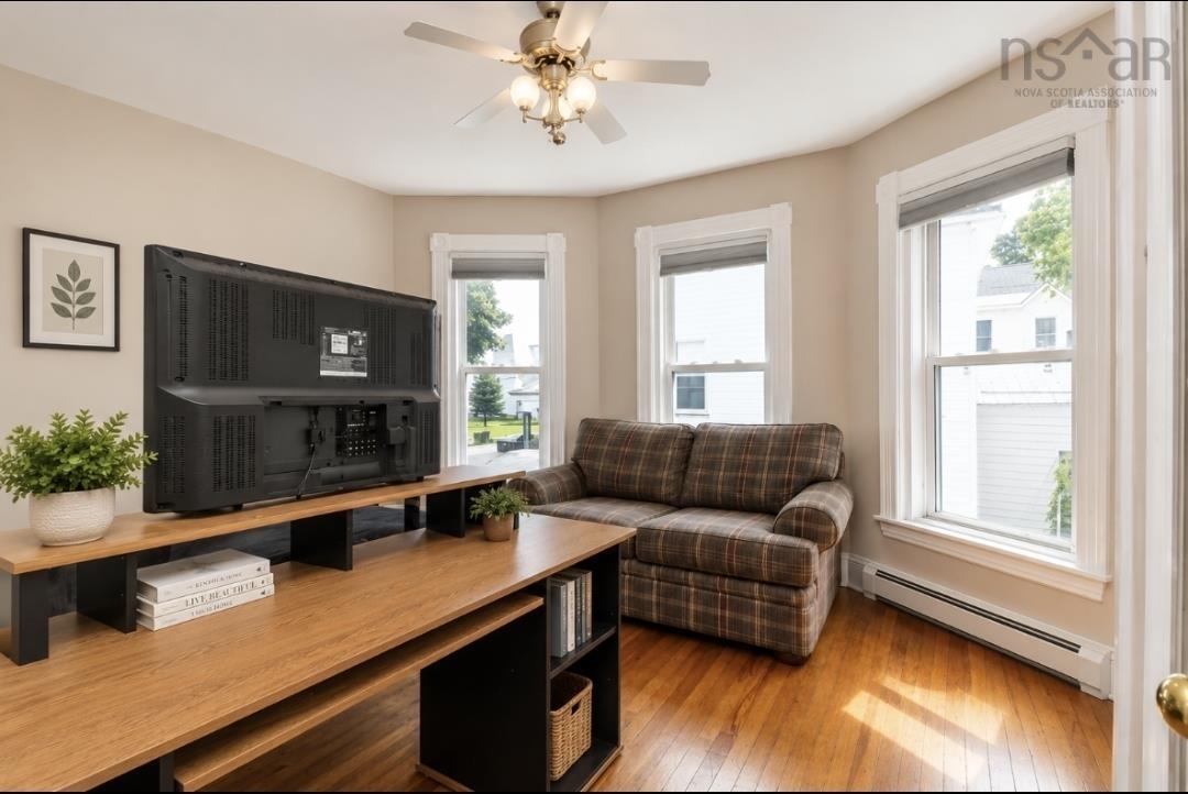 $274,500.00: 25 Jubilee Avenue, Stellarton