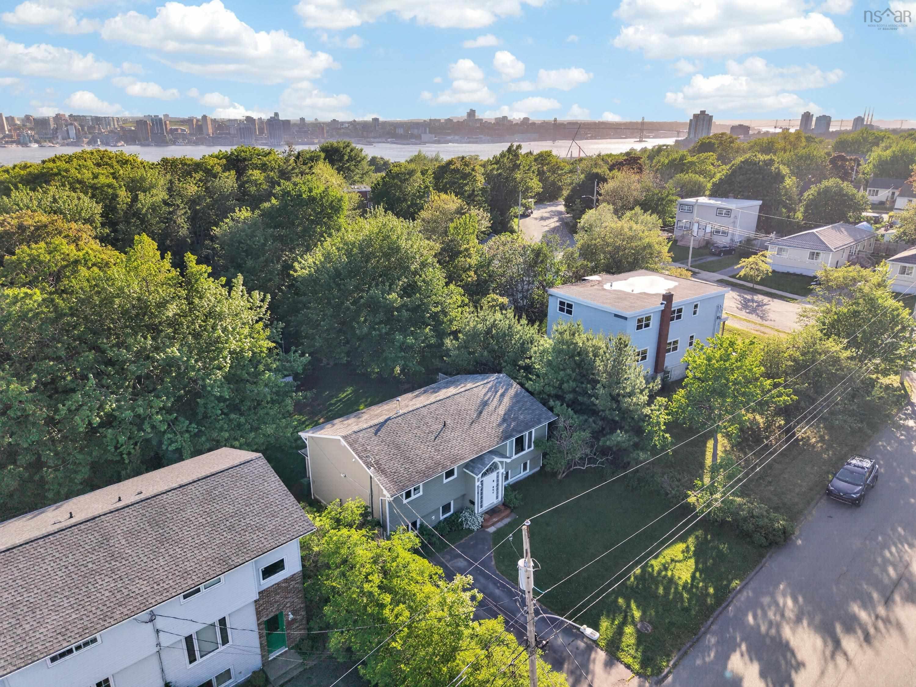 $549,900.00: 2 Randall Street, Dartmouth