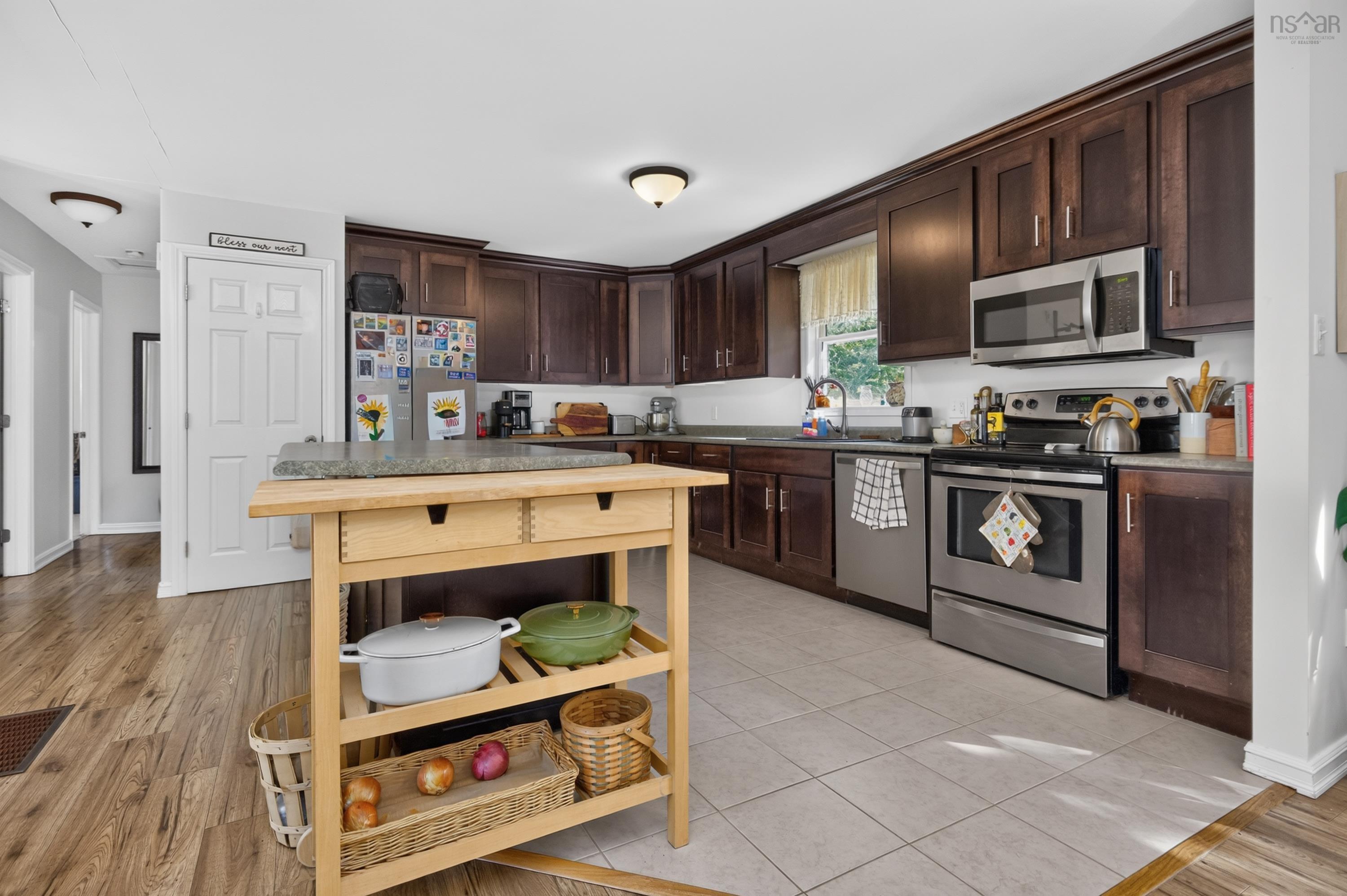 $549,900.00: 2 Randall Street, Dartmouth