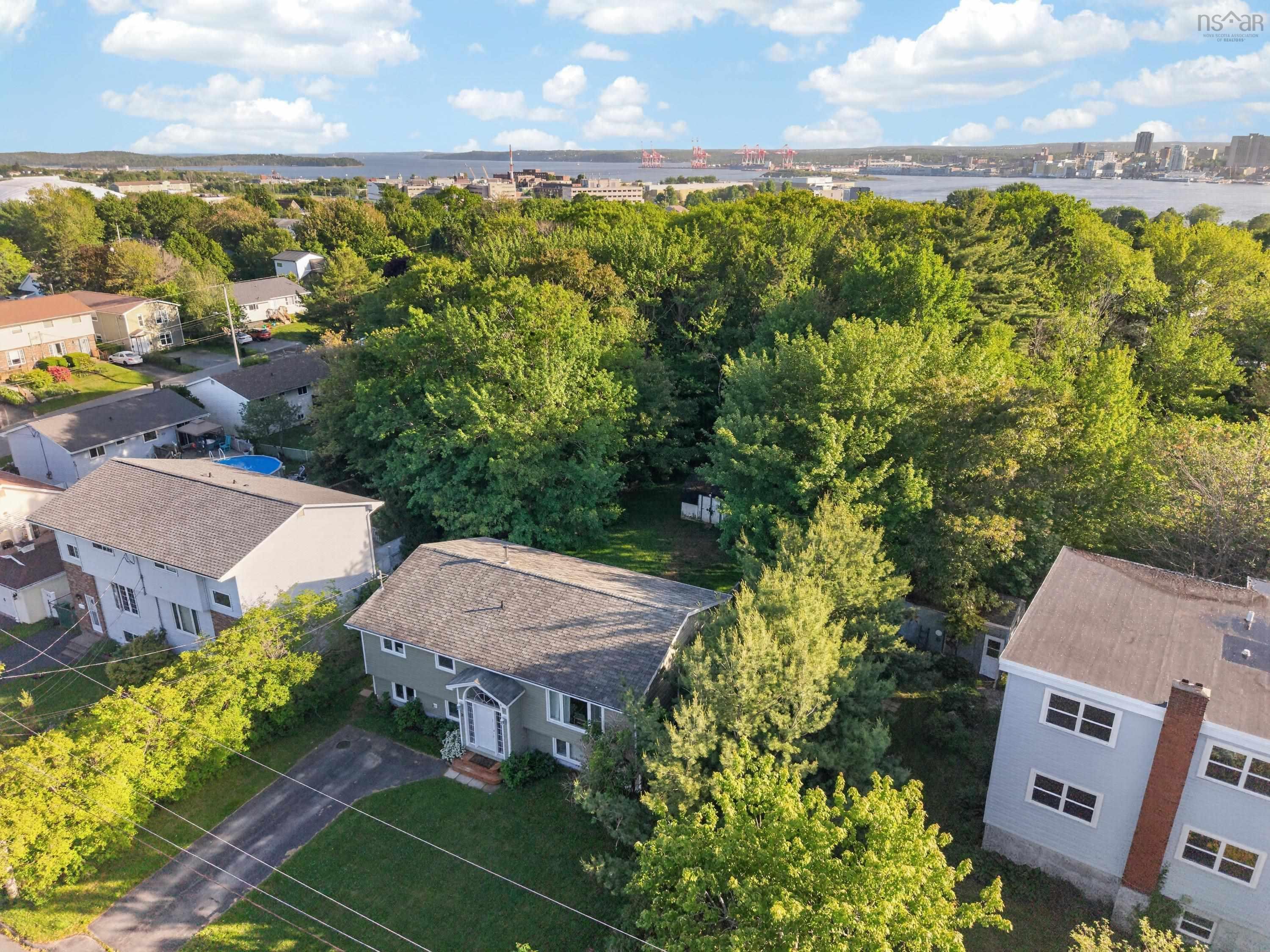$549,900.00: 2 Randall Street, Dartmouth