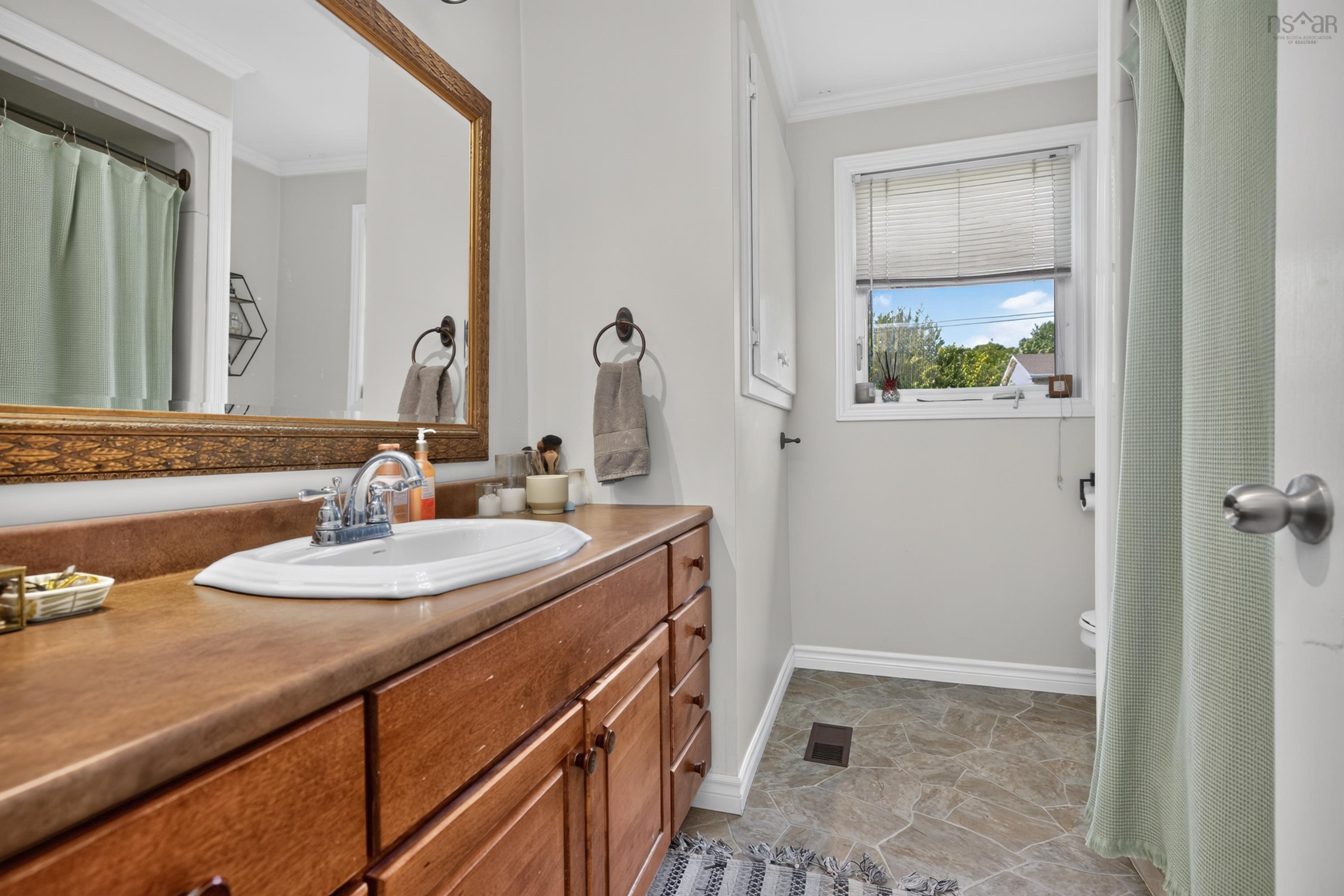 $549,900.00: 2 Randall Street, Dartmouth