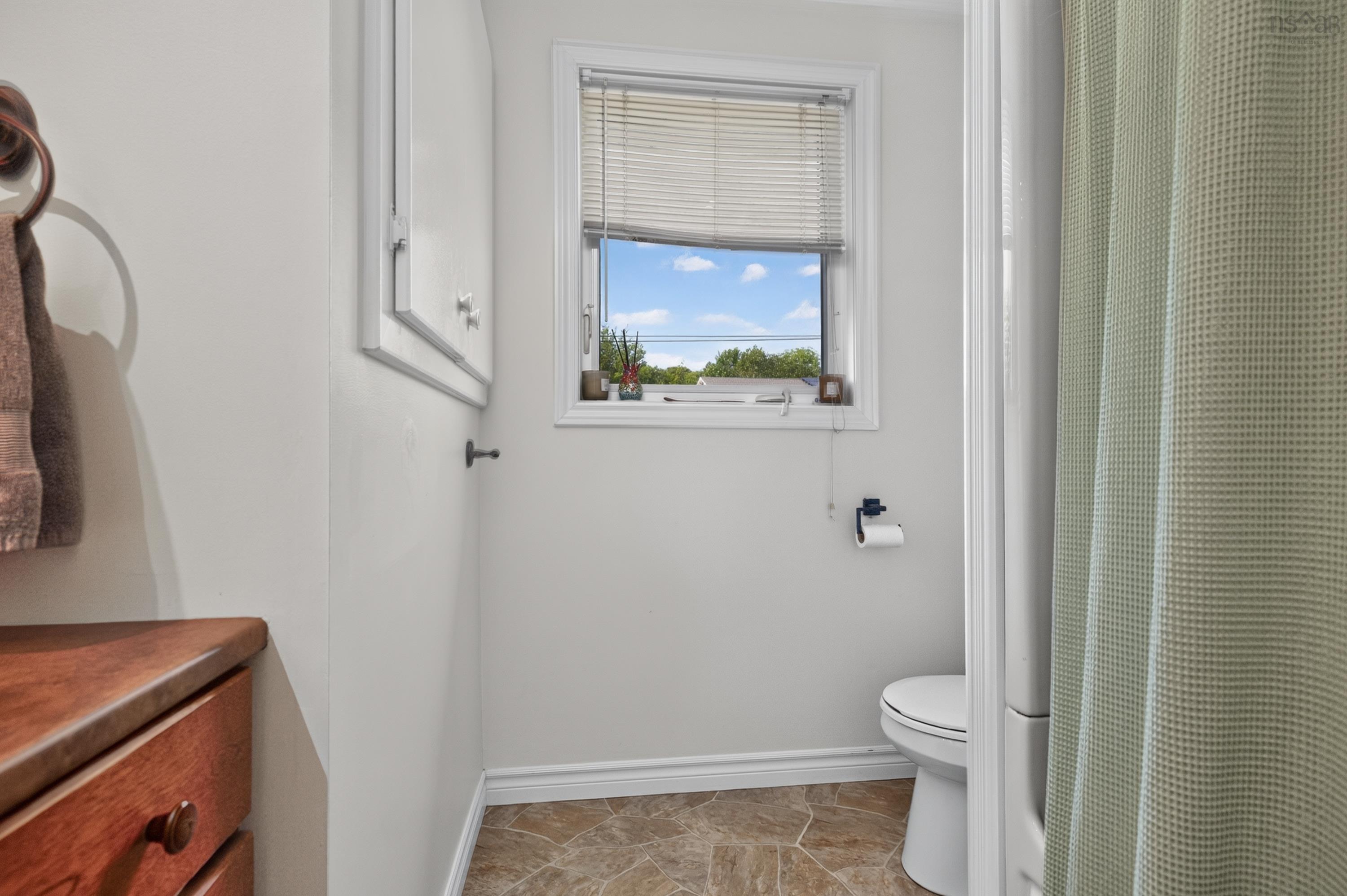 $549,900.00: 2 Randall Street, Dartmouth