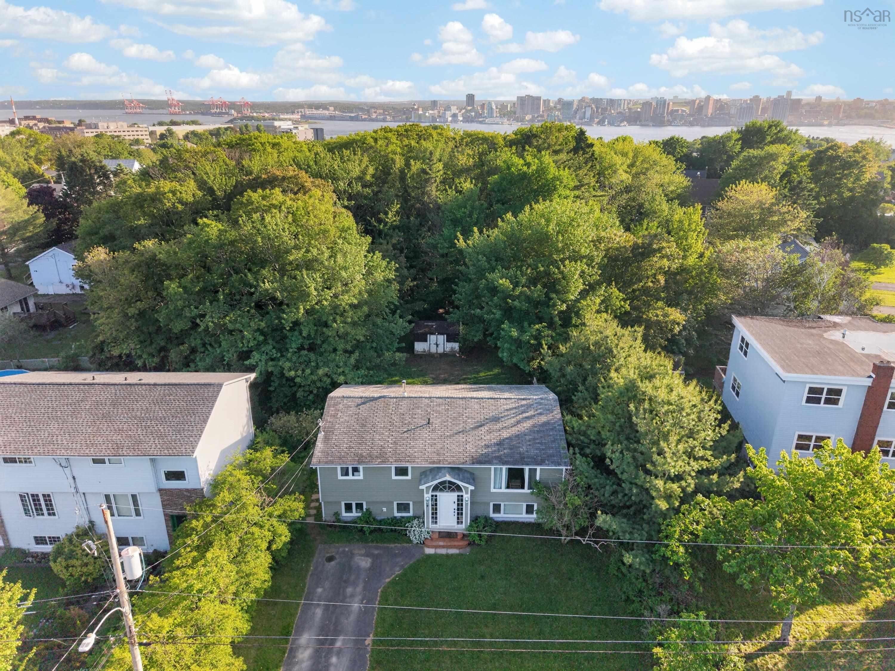 $549,900.00: 2 Randall Street, Dartmouth