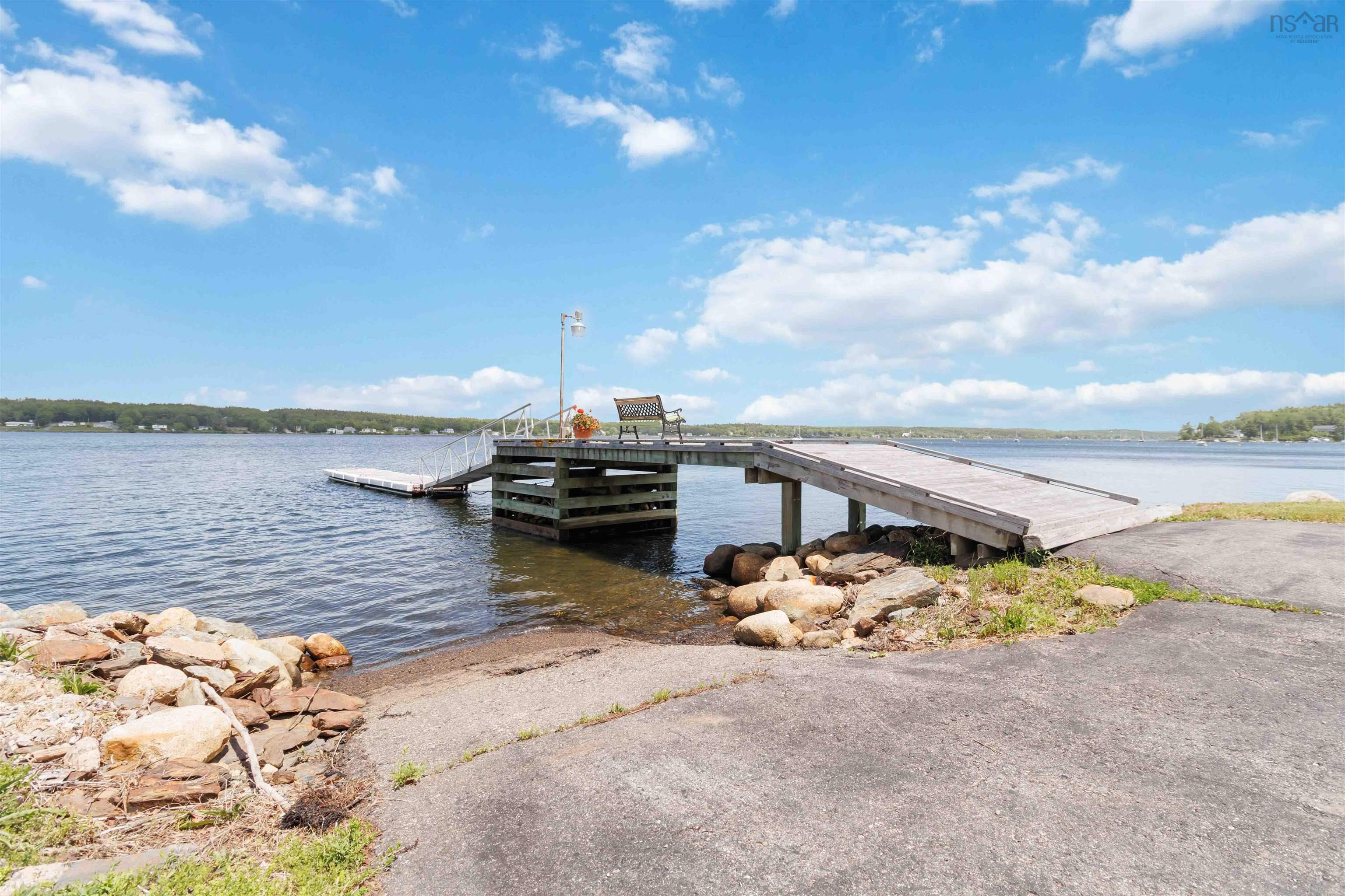 $949,900.00: 2383 Highway 331, West Lahave