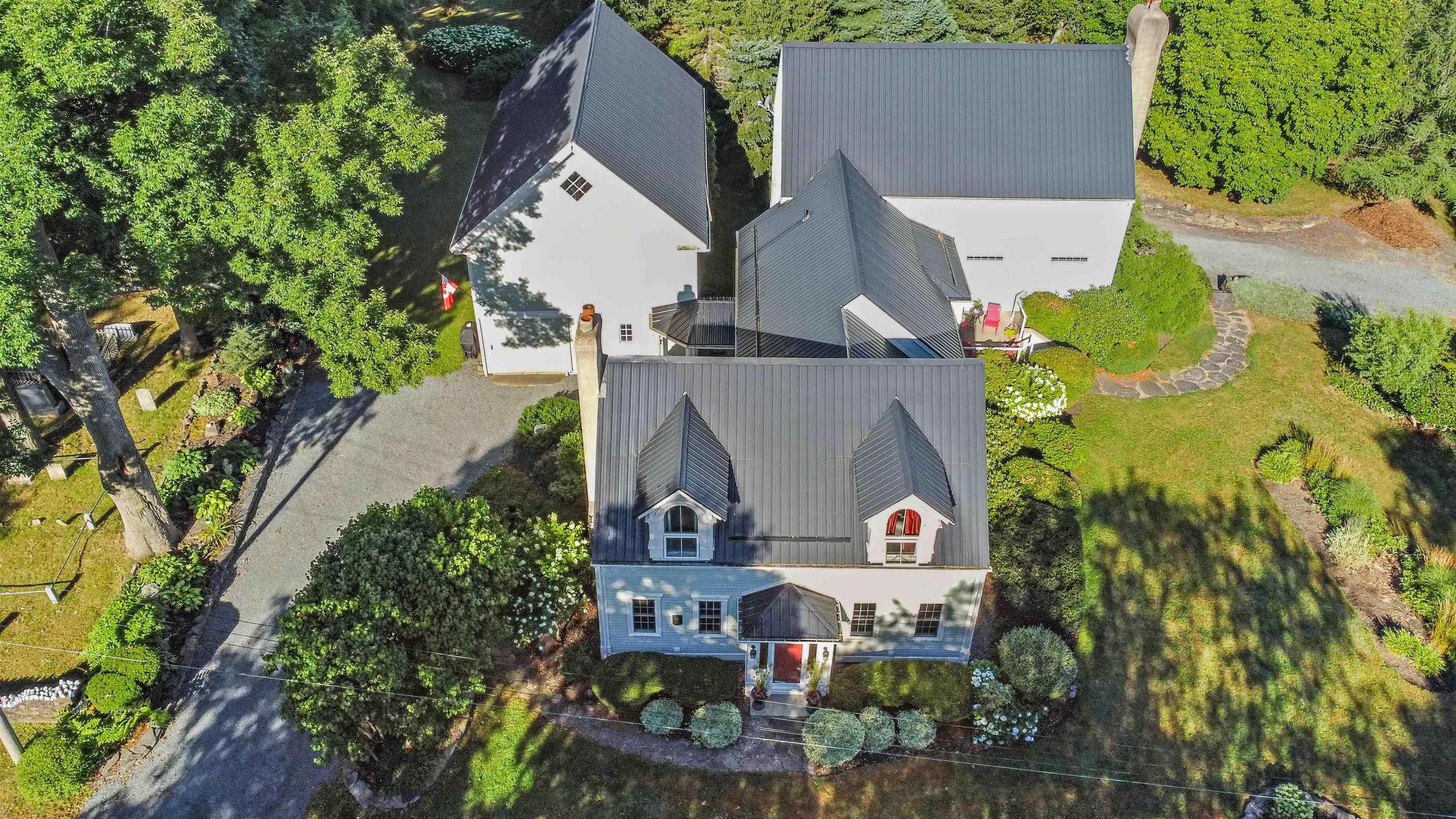 $1,375,000.00: 1999 Grand Pre Road, Grand Pré