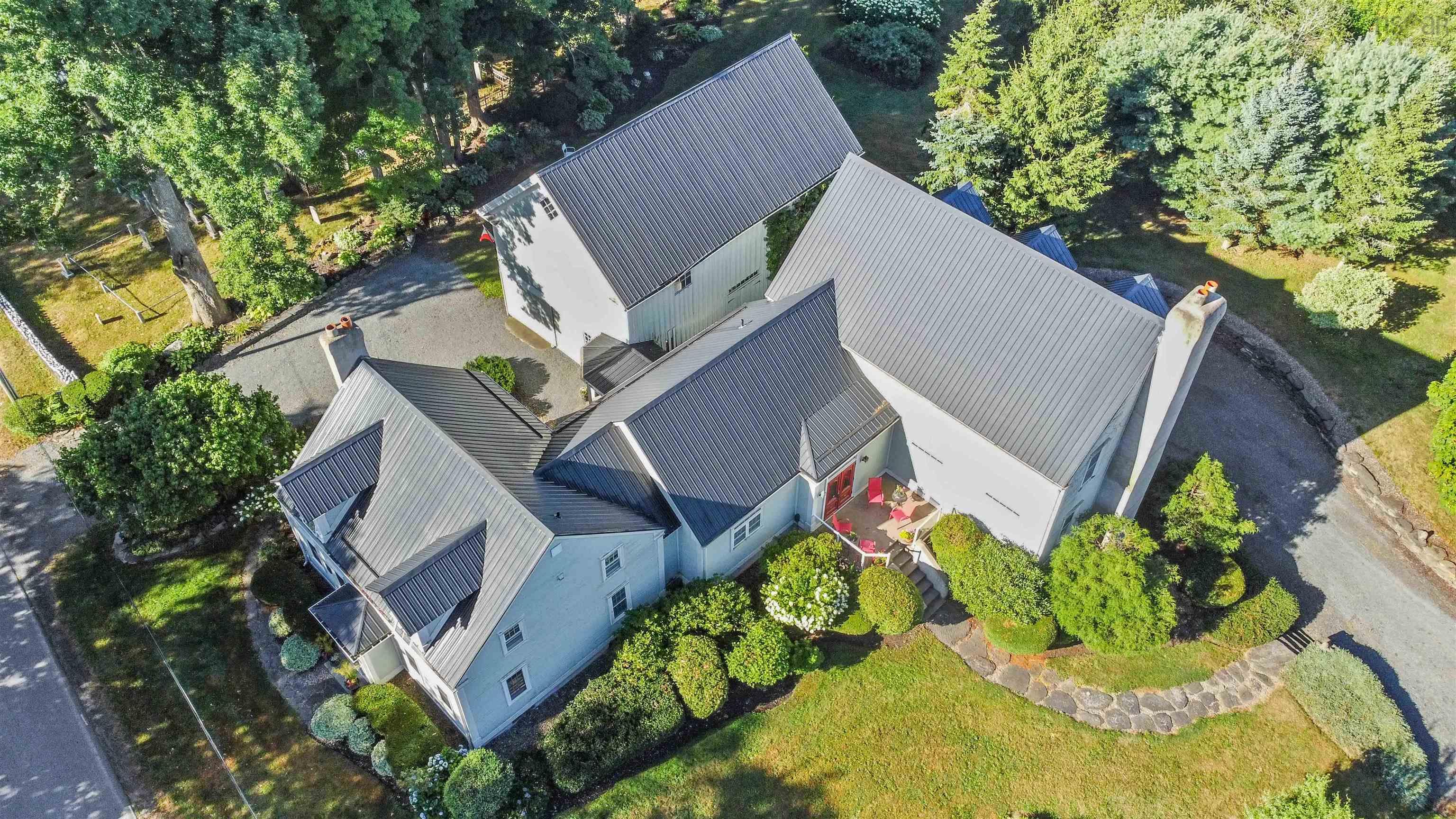 $1,375,000.00: 1999 Grand Pre Road, Grand Pré
