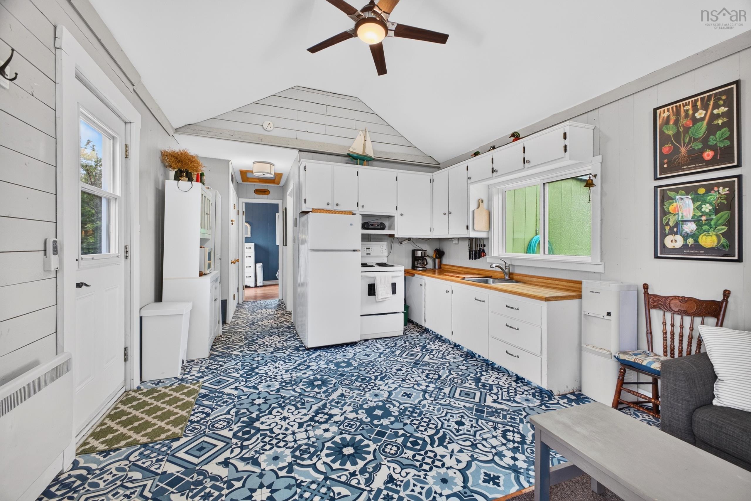 $219,900.00: 9 Memory Lane, Caribou Island