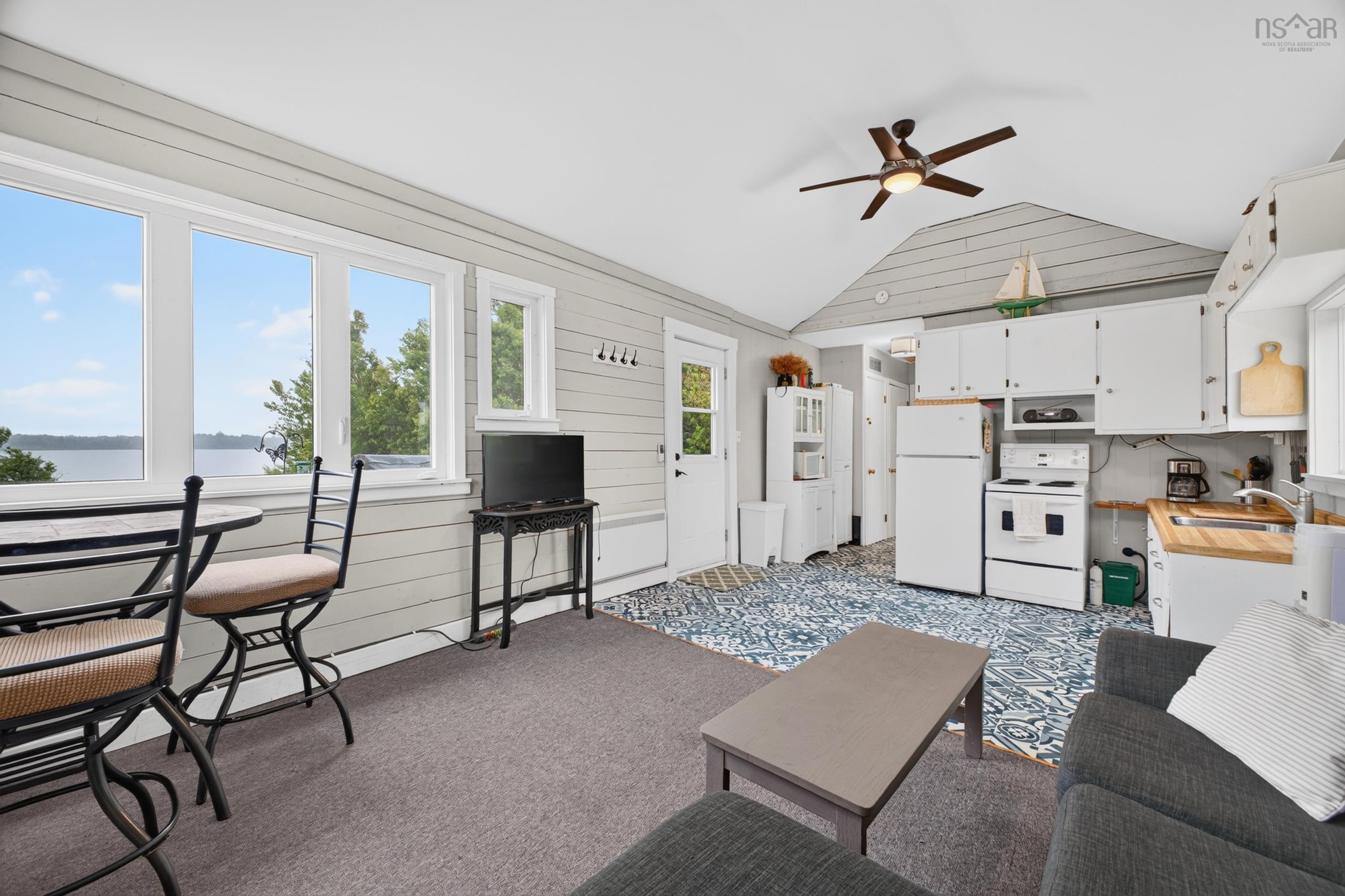 $219,900.00: 9 Memory Lane, Caribou Island