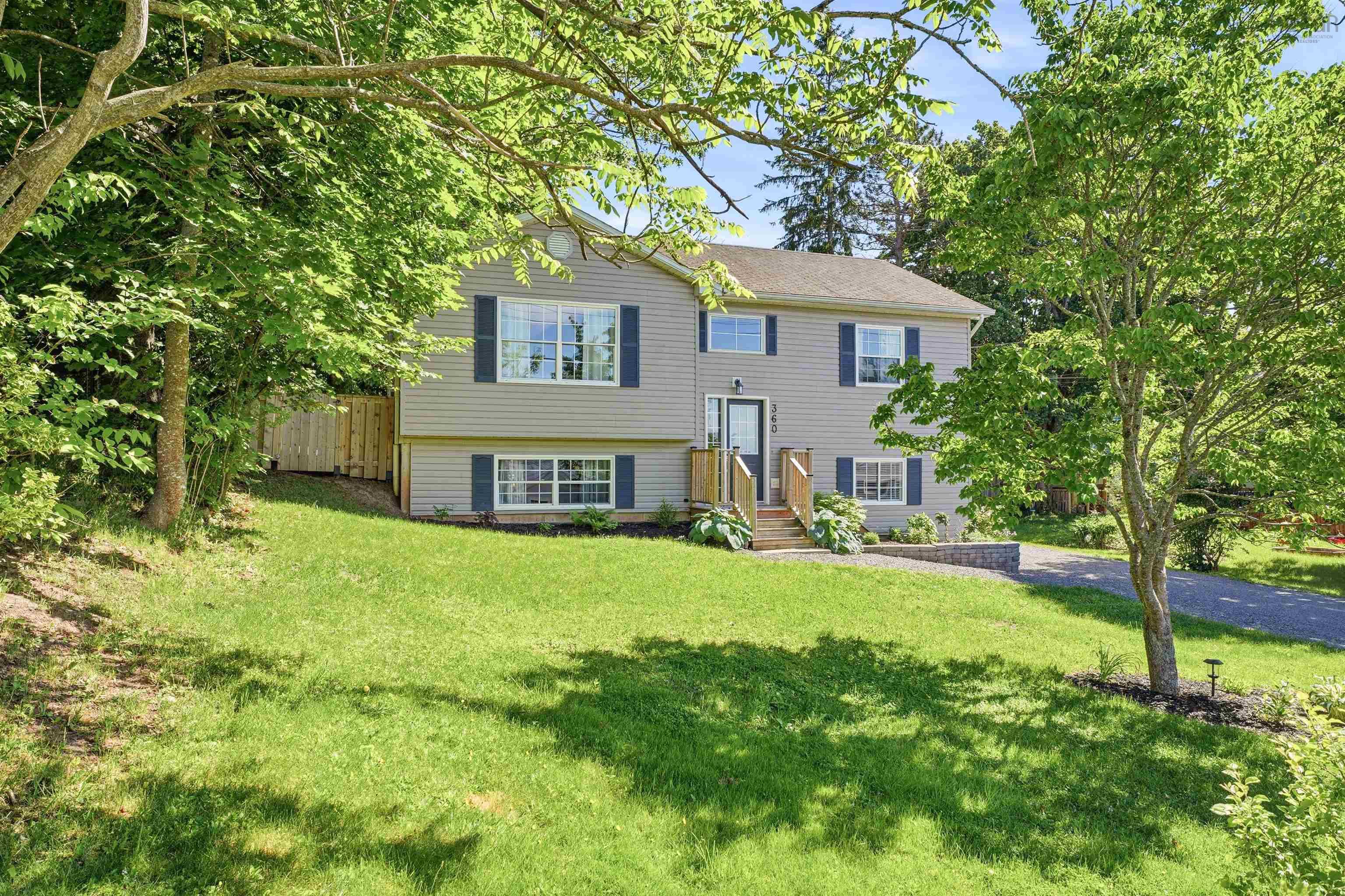 $499,900.00: 360 Highland Avenue, Windsor