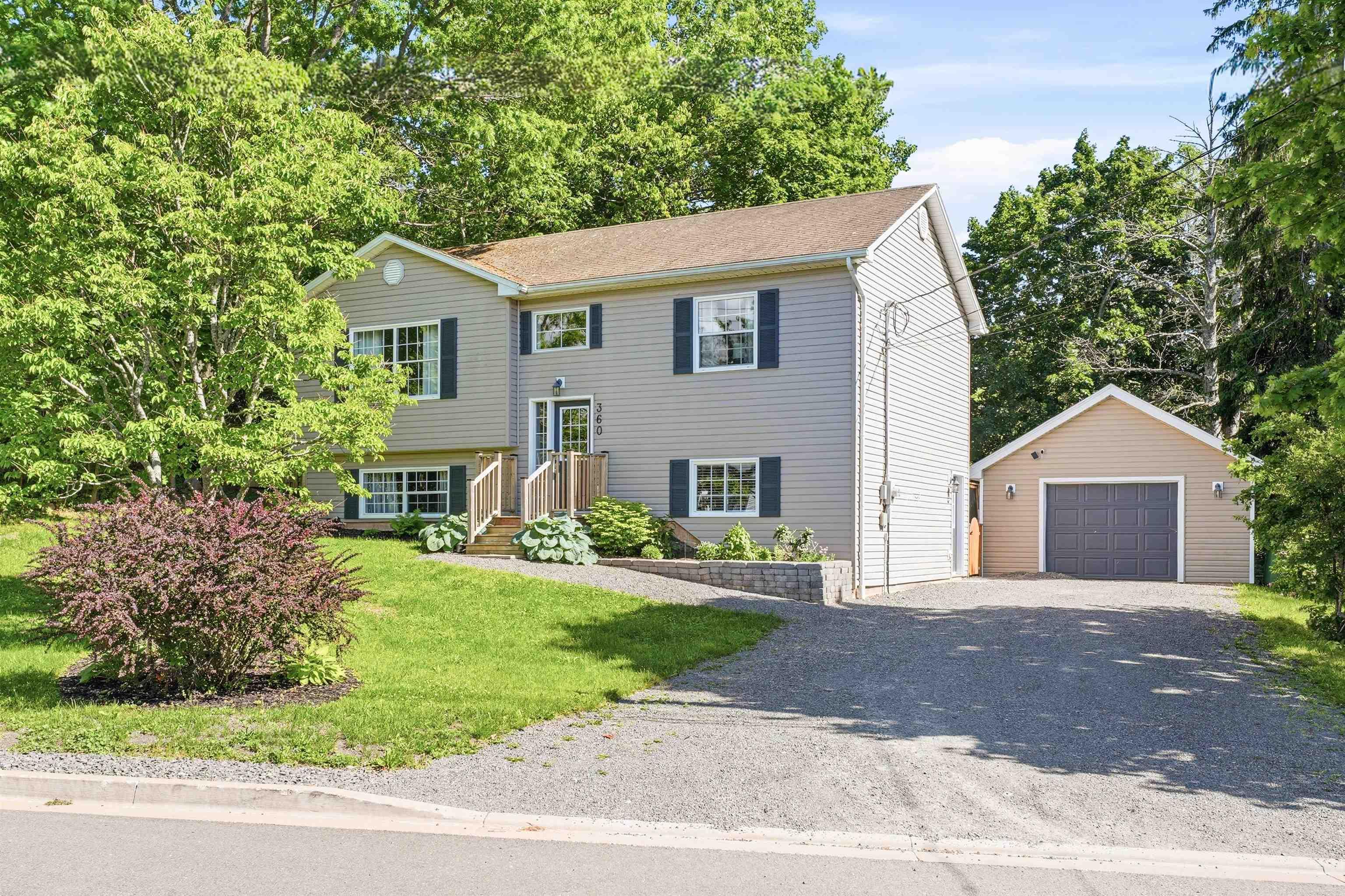 $499,900.00: 360 Highland Avenue, Windsor