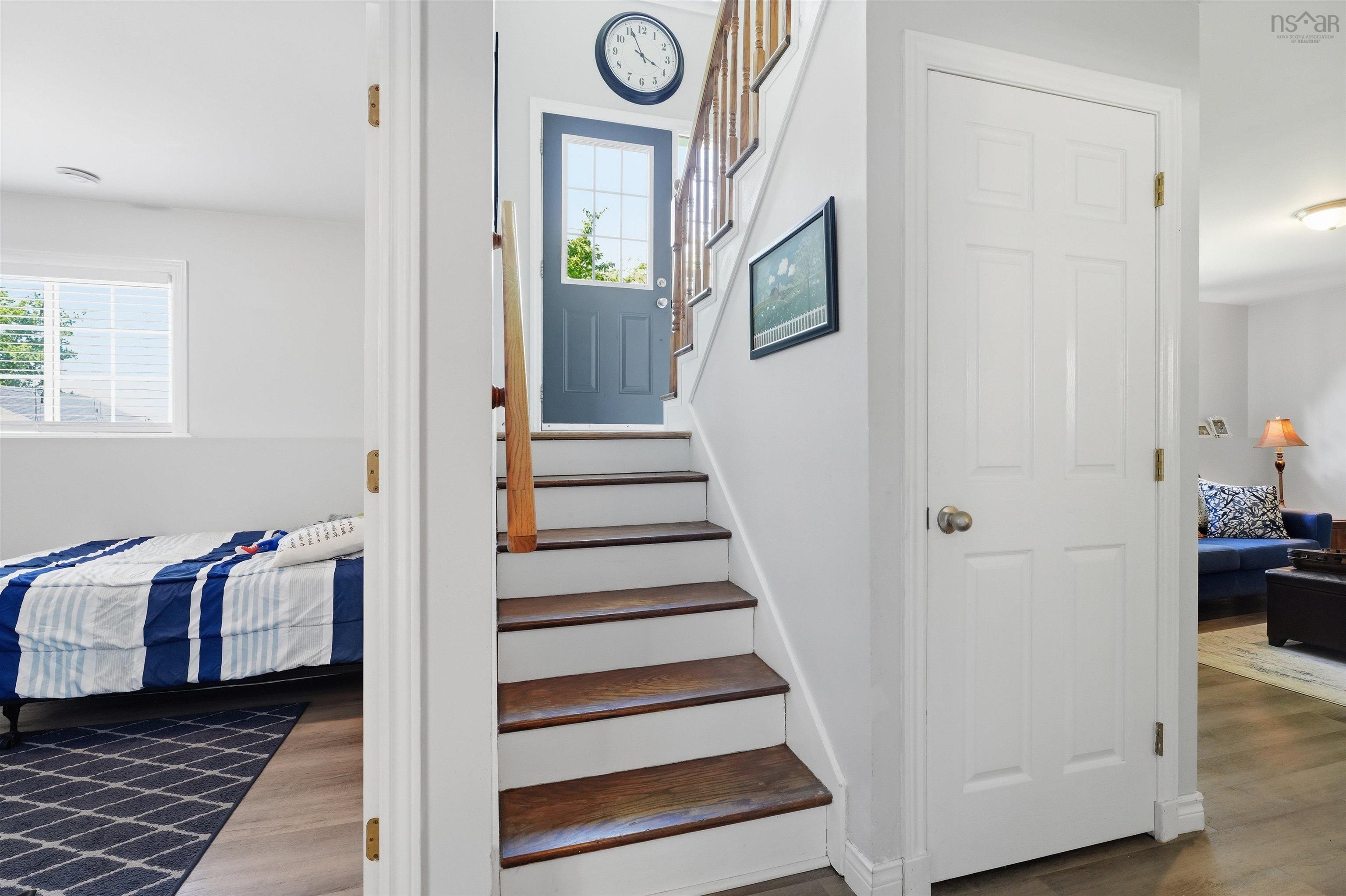 $499,900.00: 360 Highland Avenue, Windsor