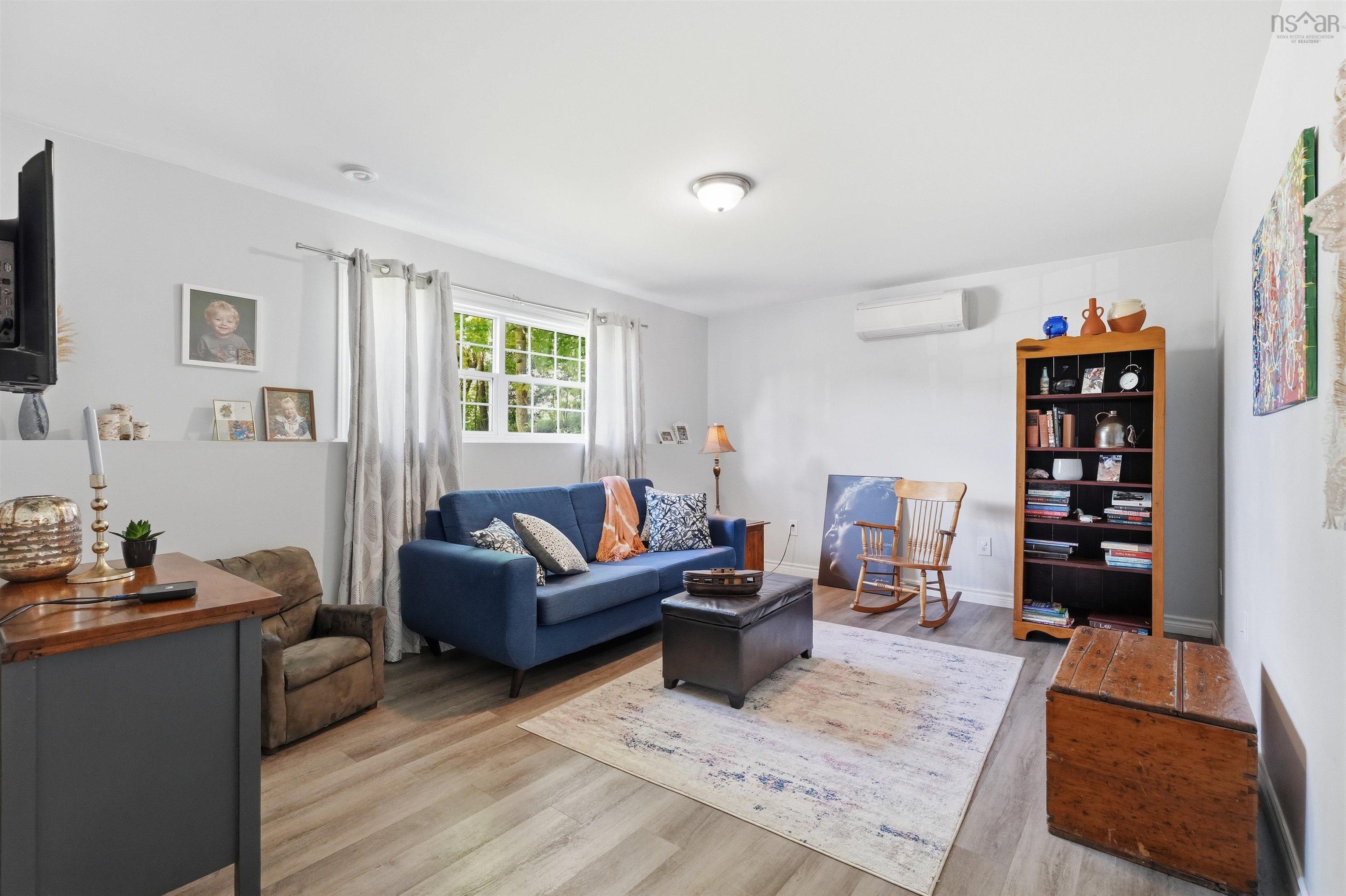 $499,900.00: 360 Highland Avenue, Windsor