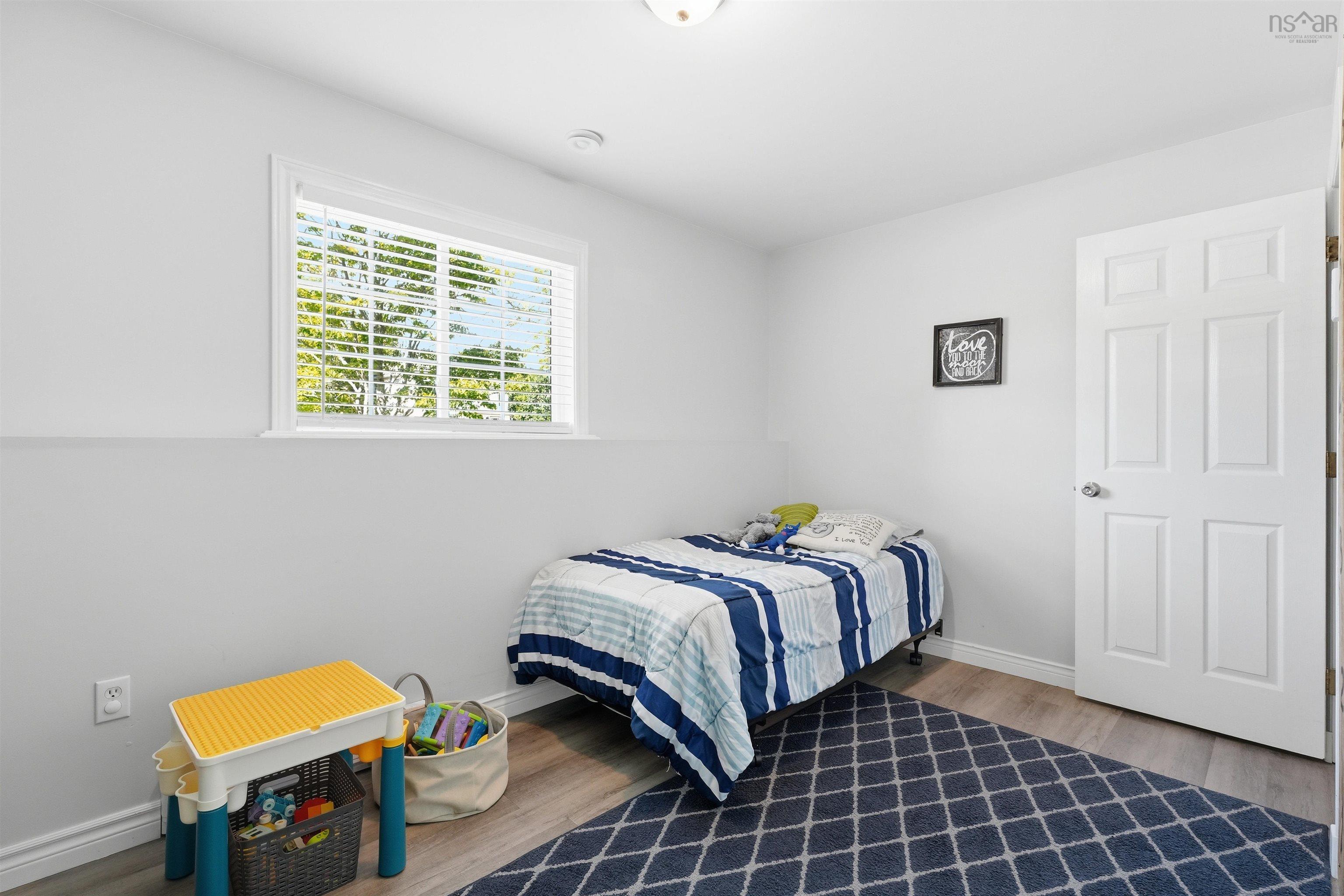 $499,900.00: 360 Highland Avenue, Windsor