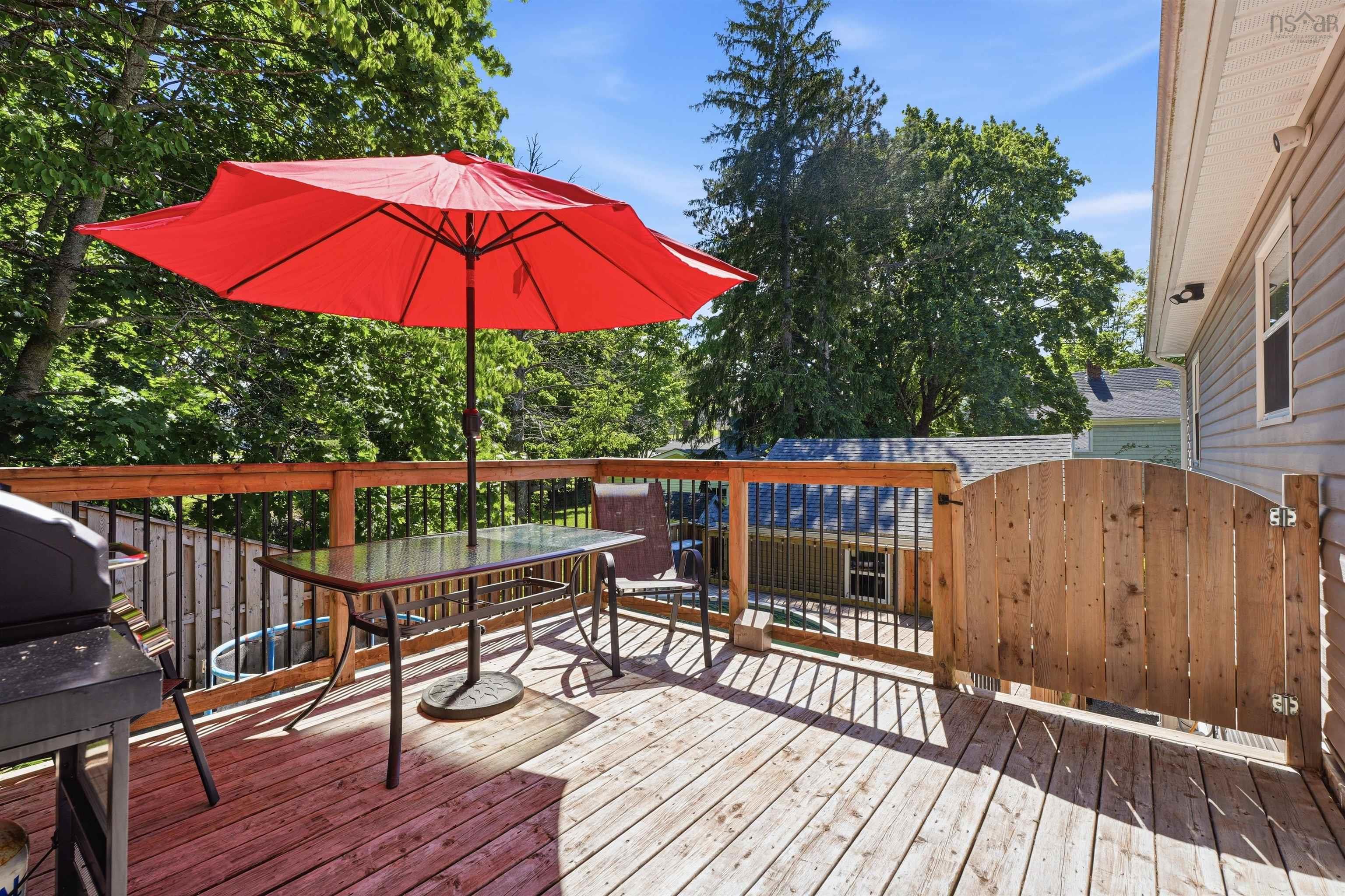 $499,900.00: 360 Highland Avenue, Windsor