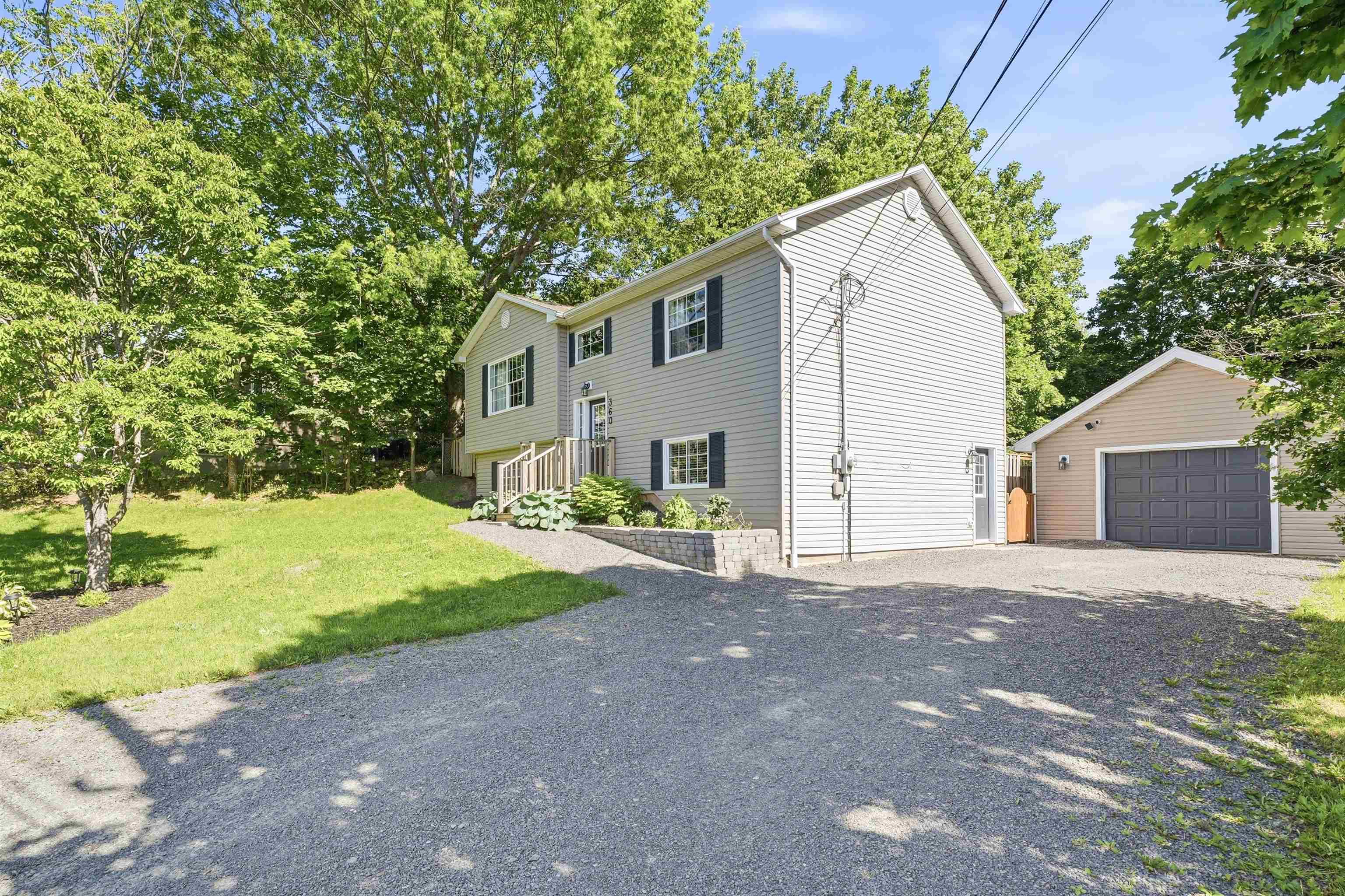 $499,900.00: 360 Highland Avenue, Windsor