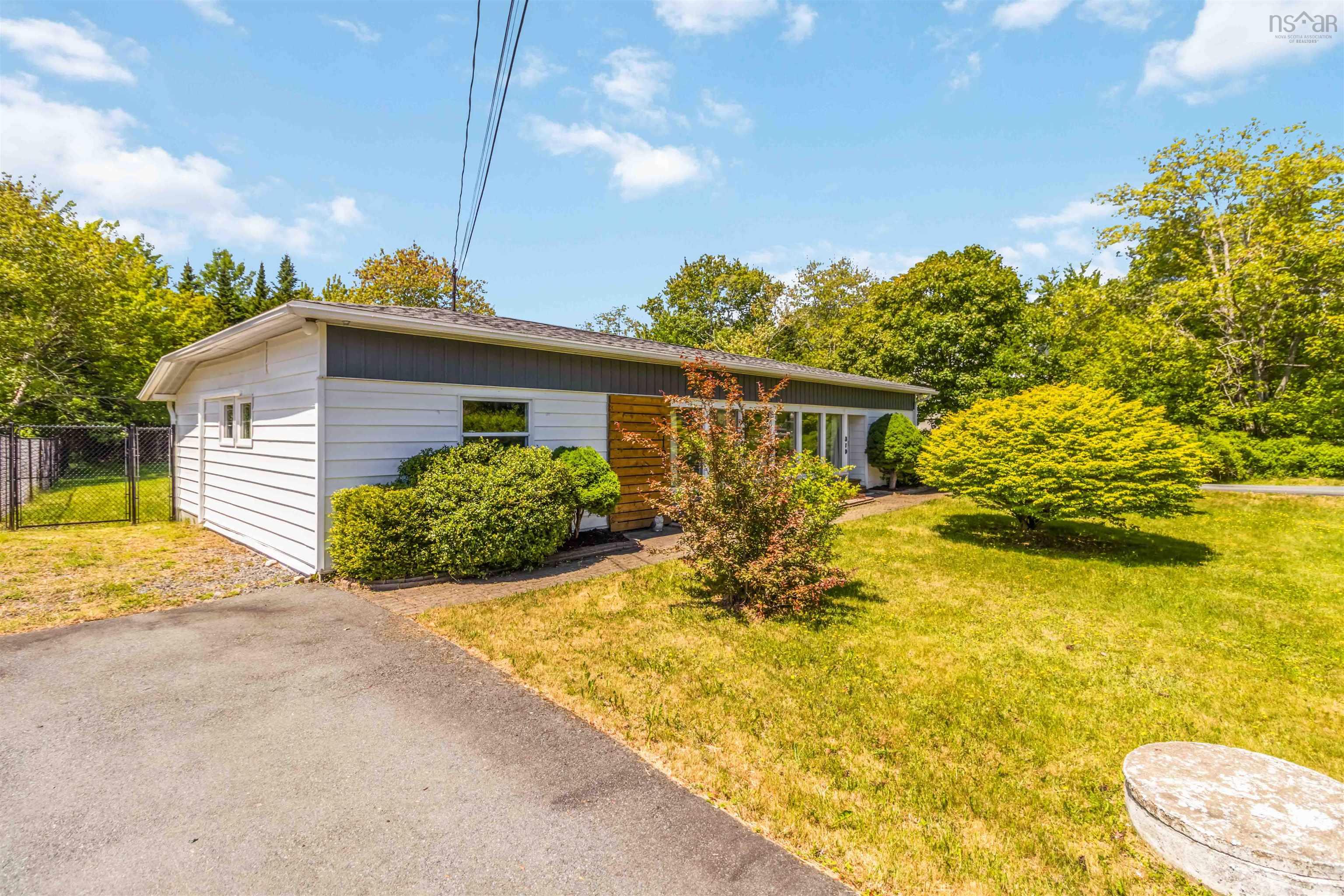 $399,900.00: 319 Brookside Road, Brookside