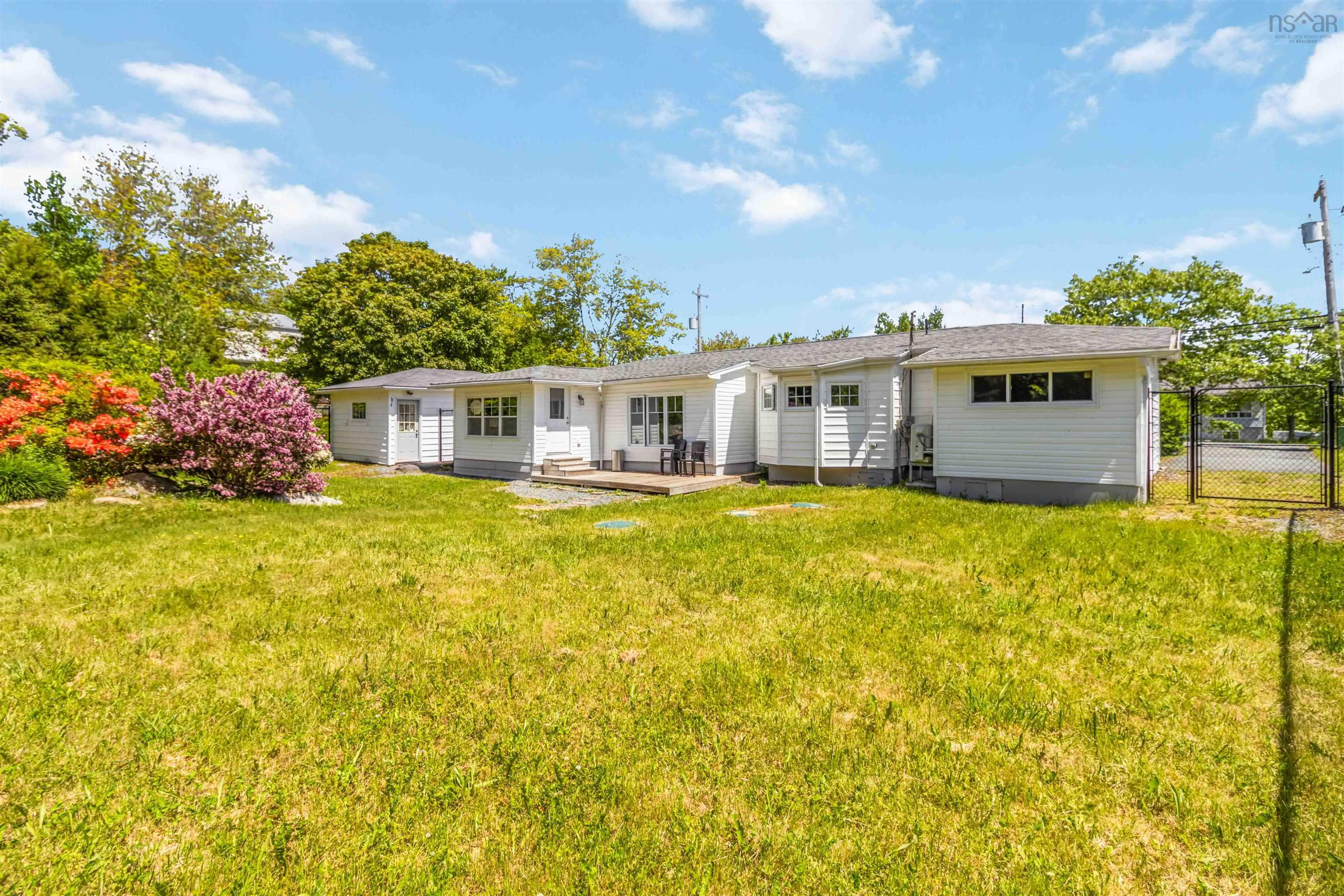 $399,900.00: 319 Brookside Road, Brookside