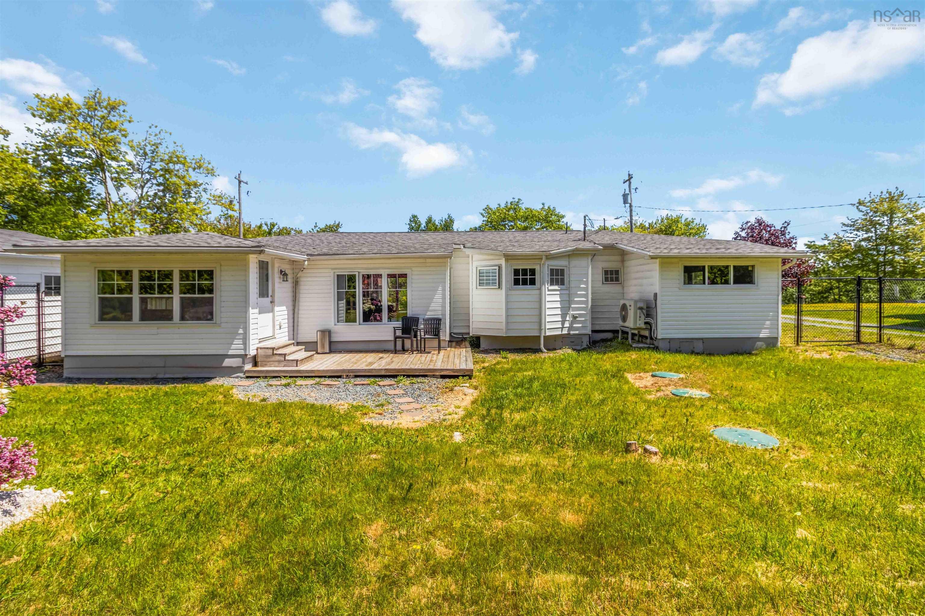$399,900.00: 319 Brookside Road, Brookside