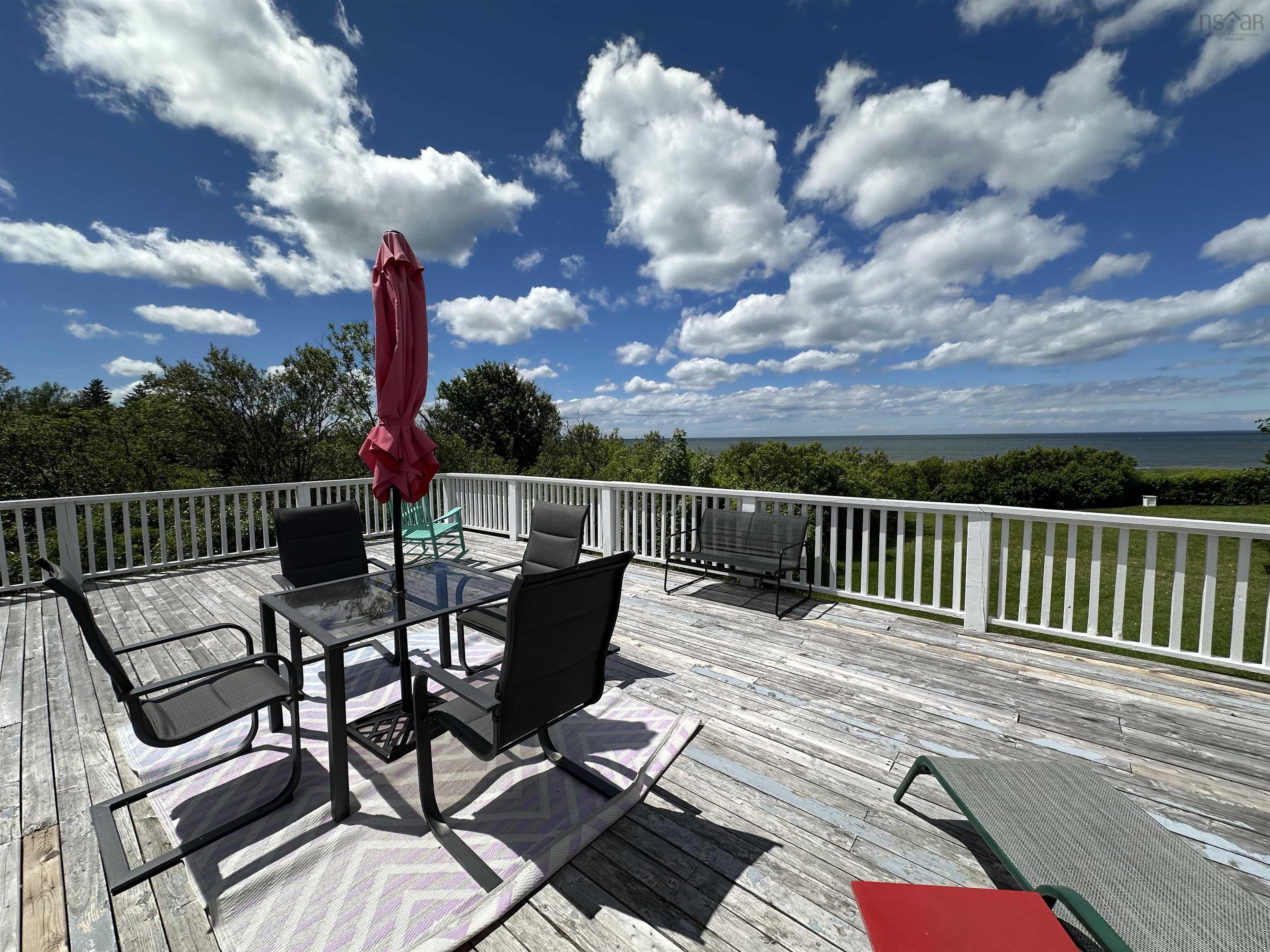 $289,900.00: 15 Memory Lane, Caribou Island