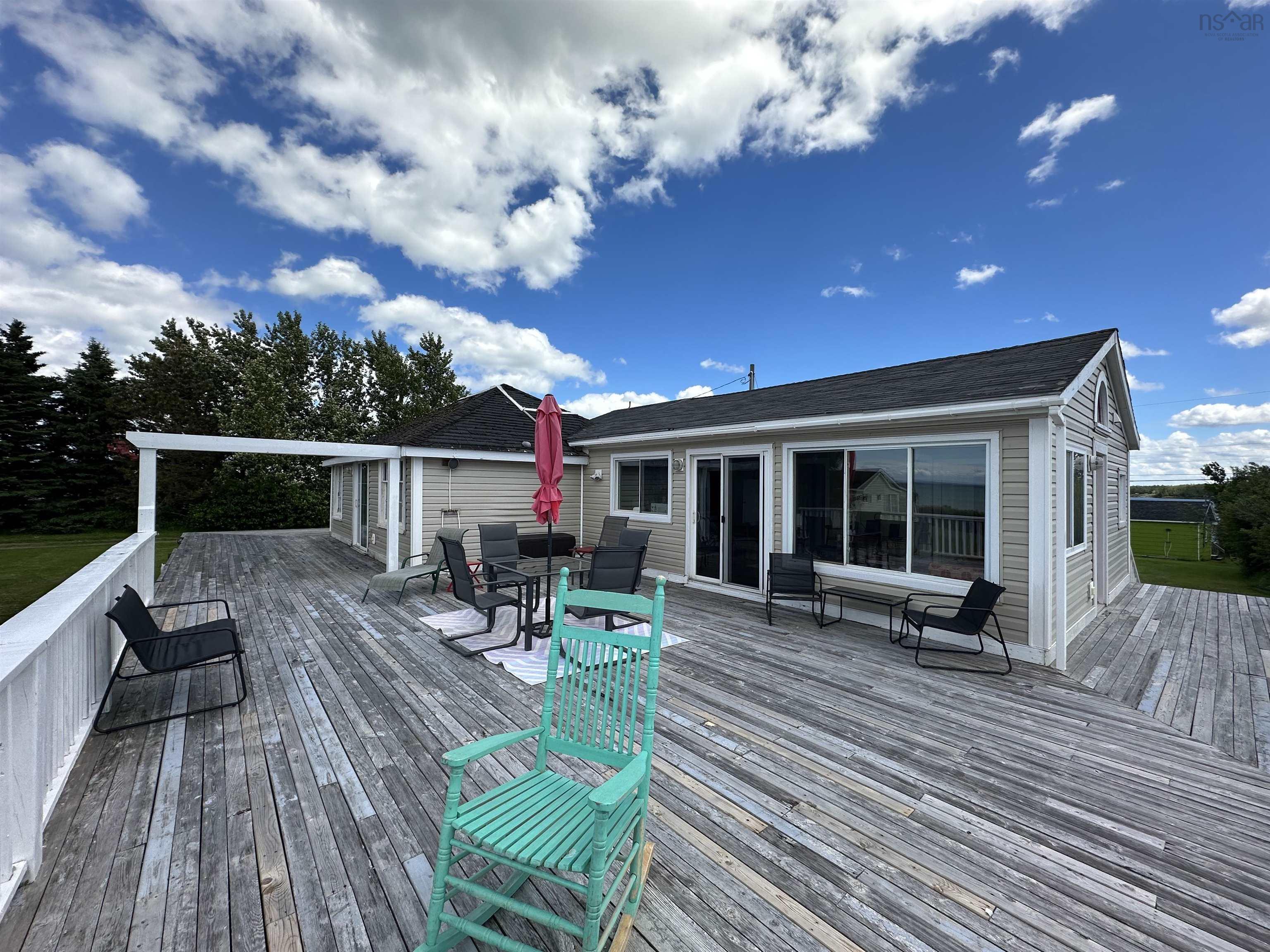 $289,900.00: 15 Memory Lane, Caribou Island