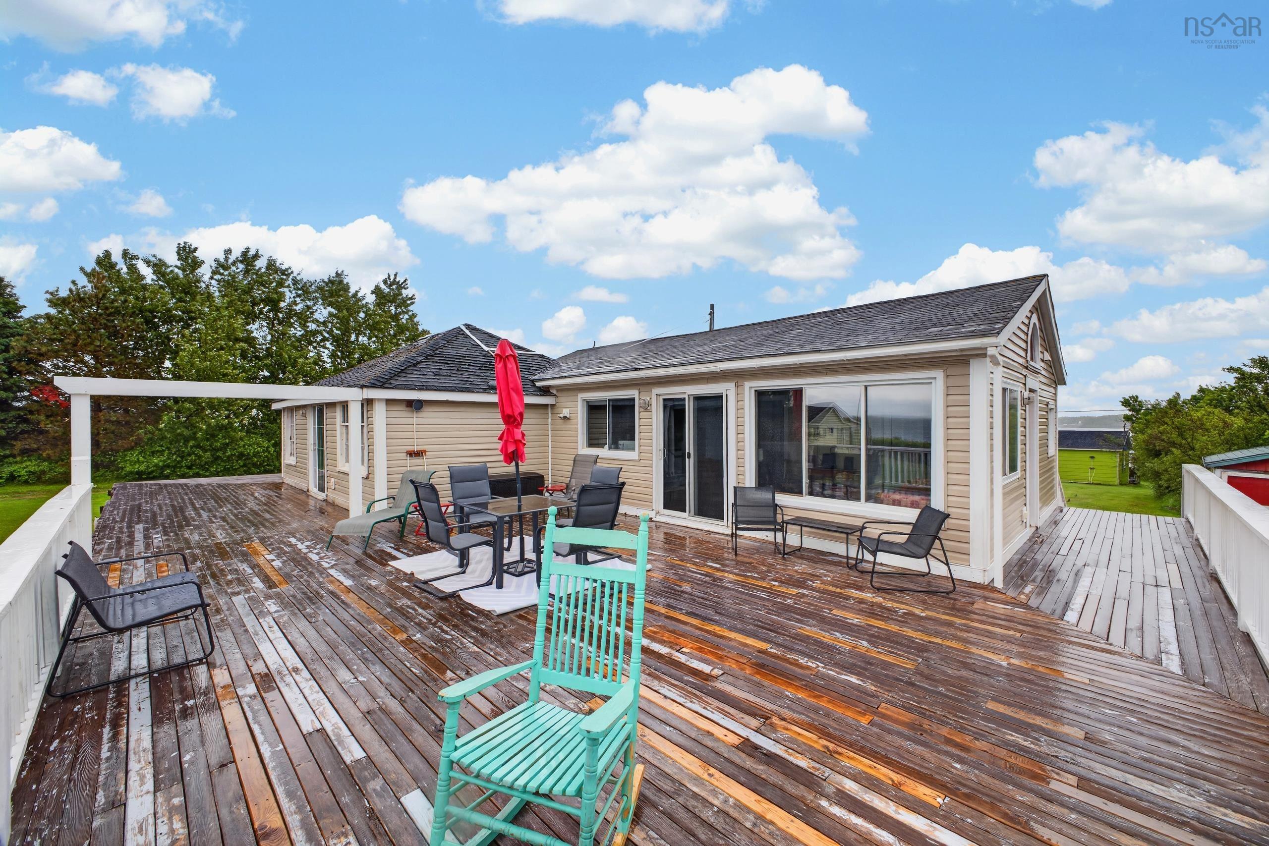 $289,900.00: 15 Memory Lane, Caribou Island