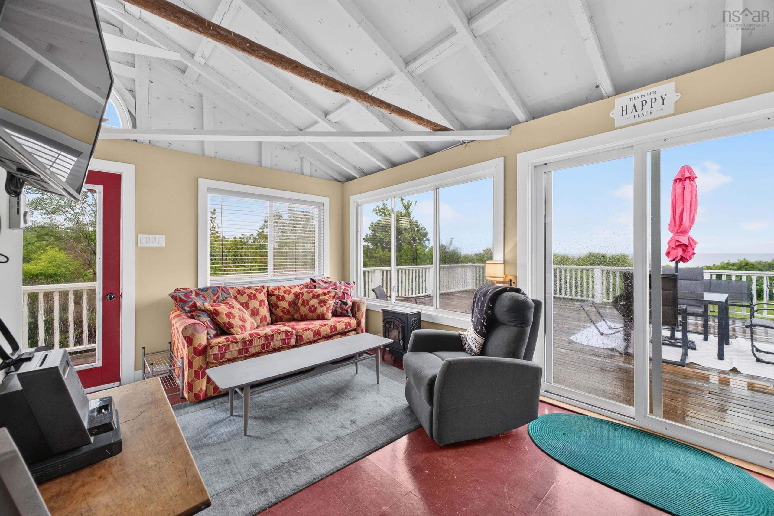 $289,900.00: 15 Memory Lane, Caribou Island