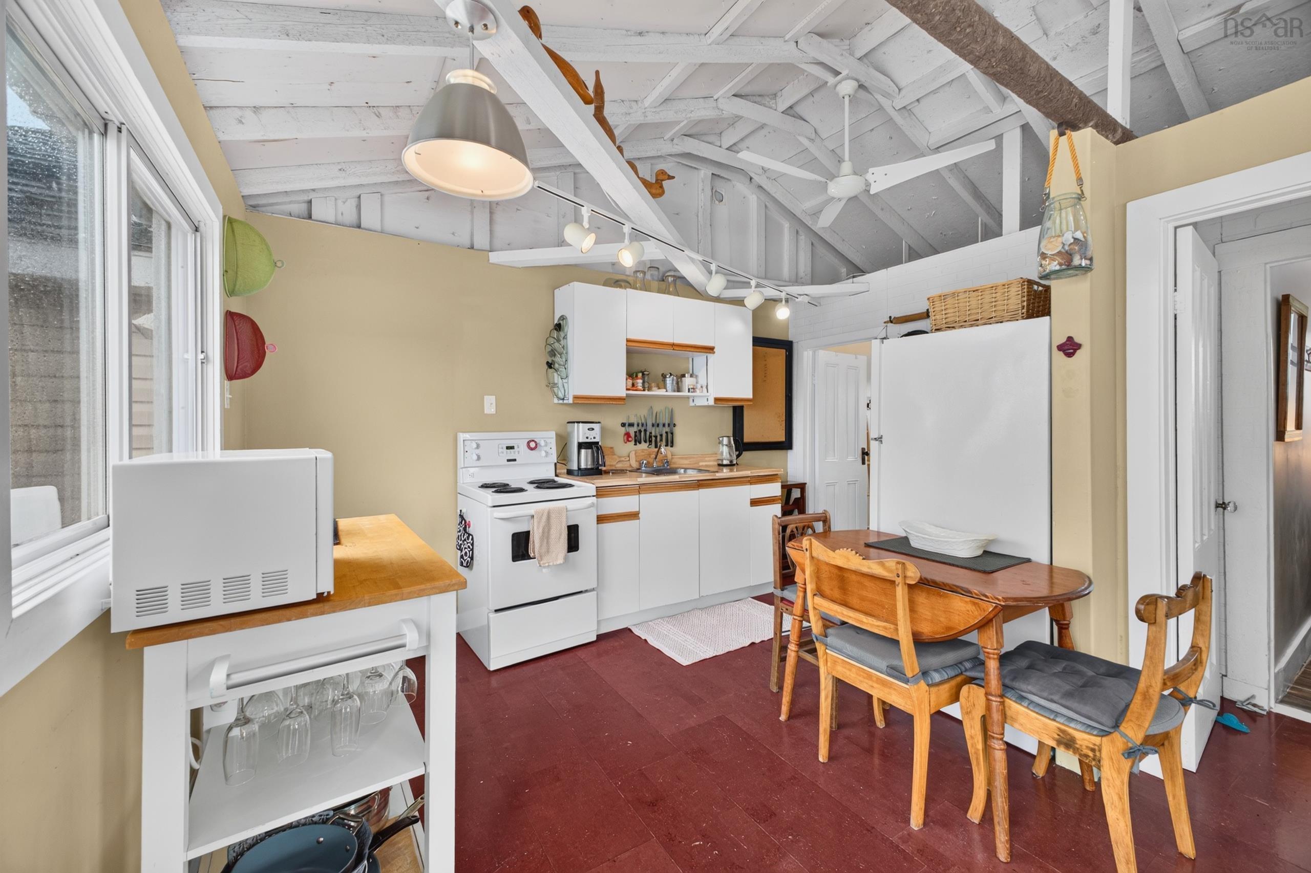 $289,900.00: 15 Memory Lane, Caribou Island
