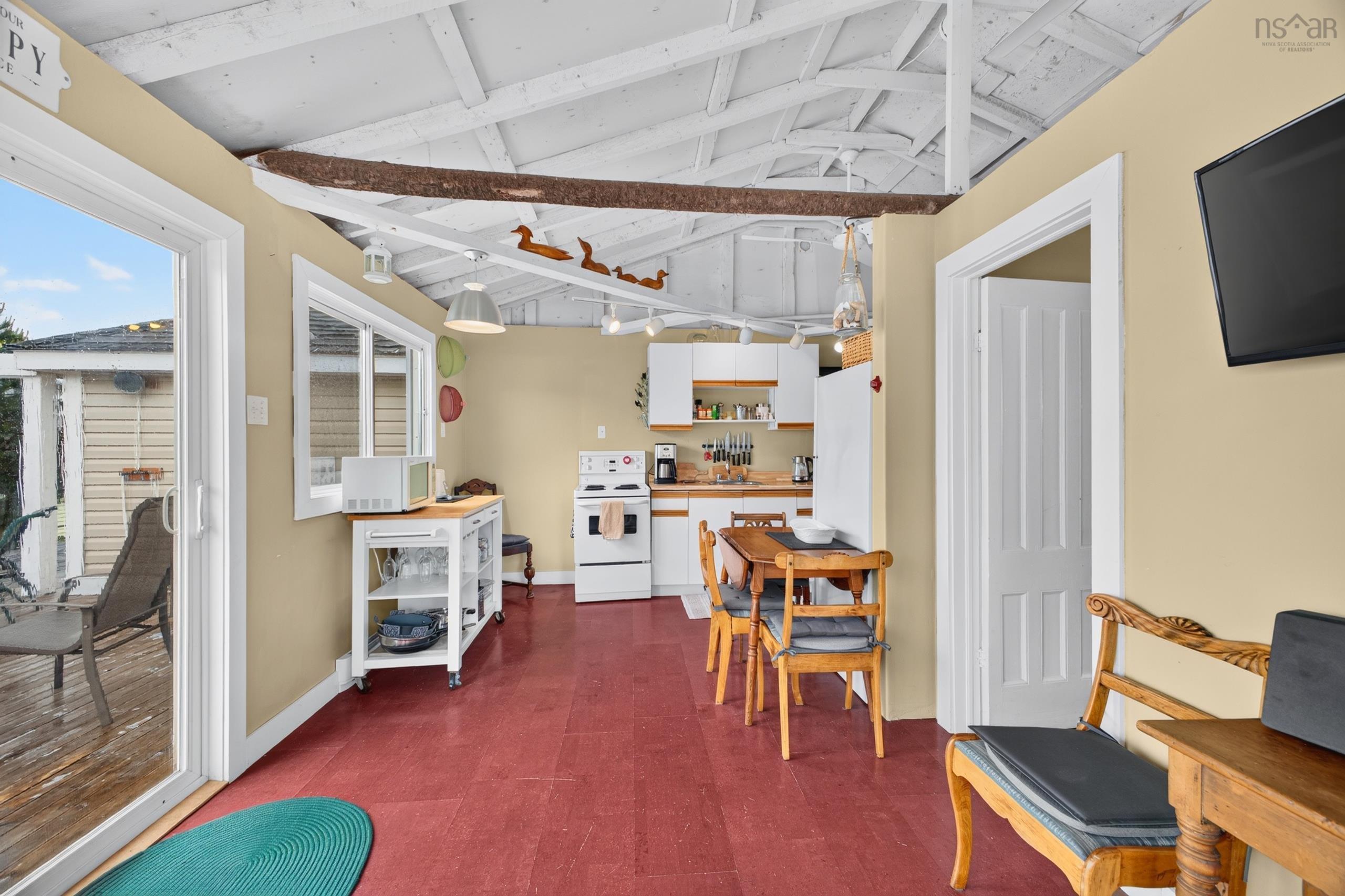 $289,900.00: 15 Memory Lane, Caribou Island