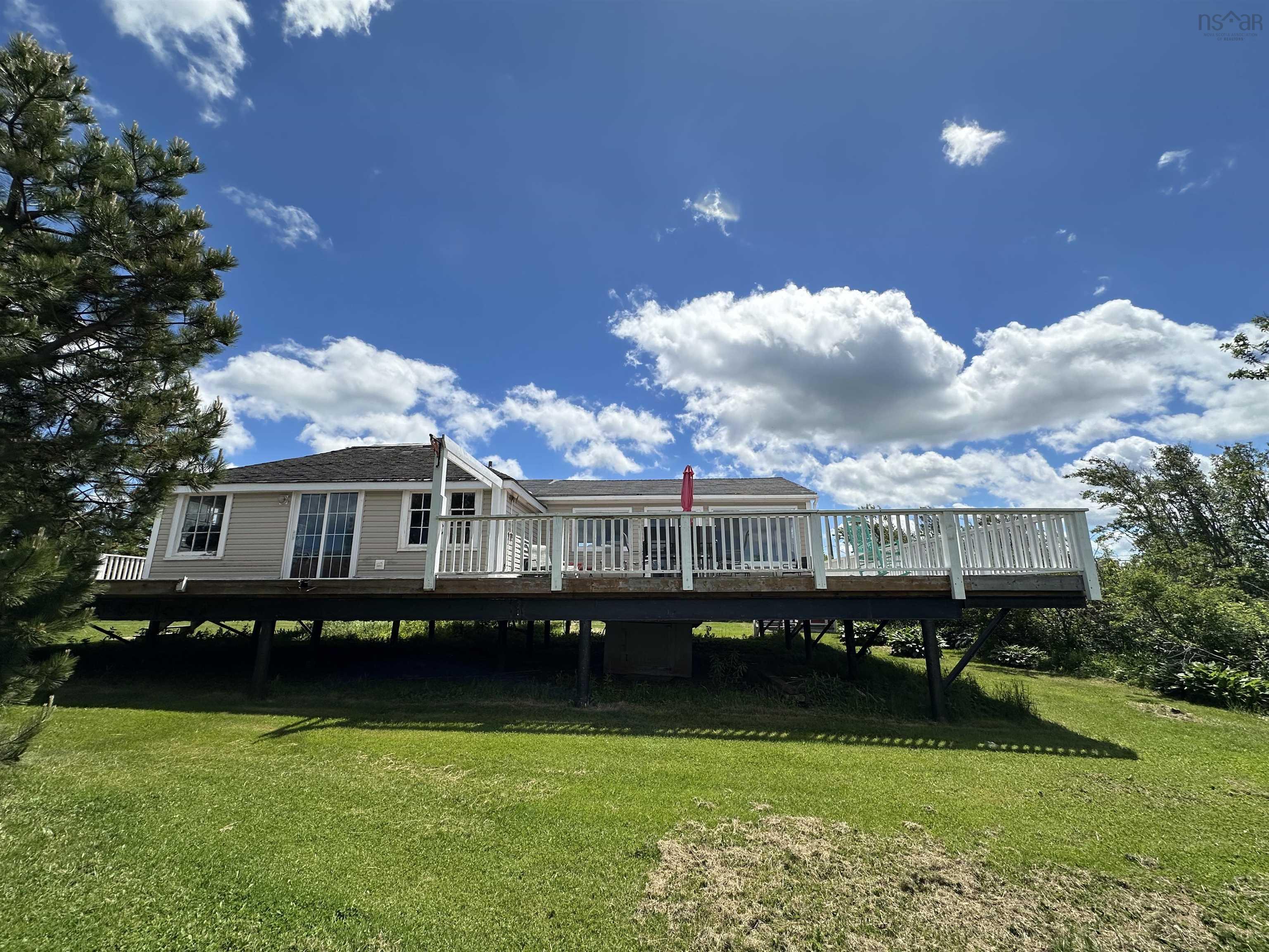 $289,900.00: 15 Memory Lane, Caribou Island