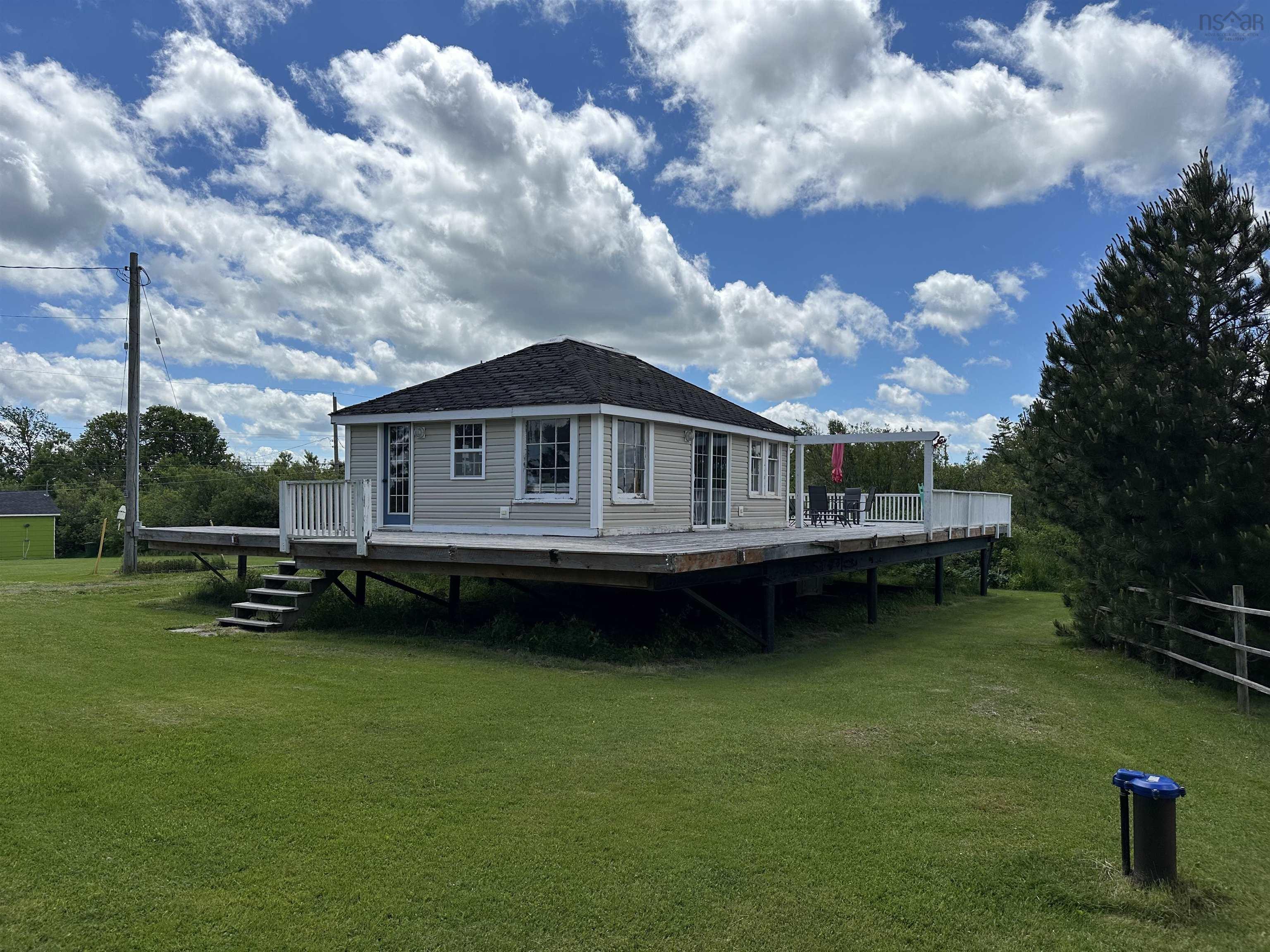 $289,900.00: 15 Memory Lane, Caribou Island