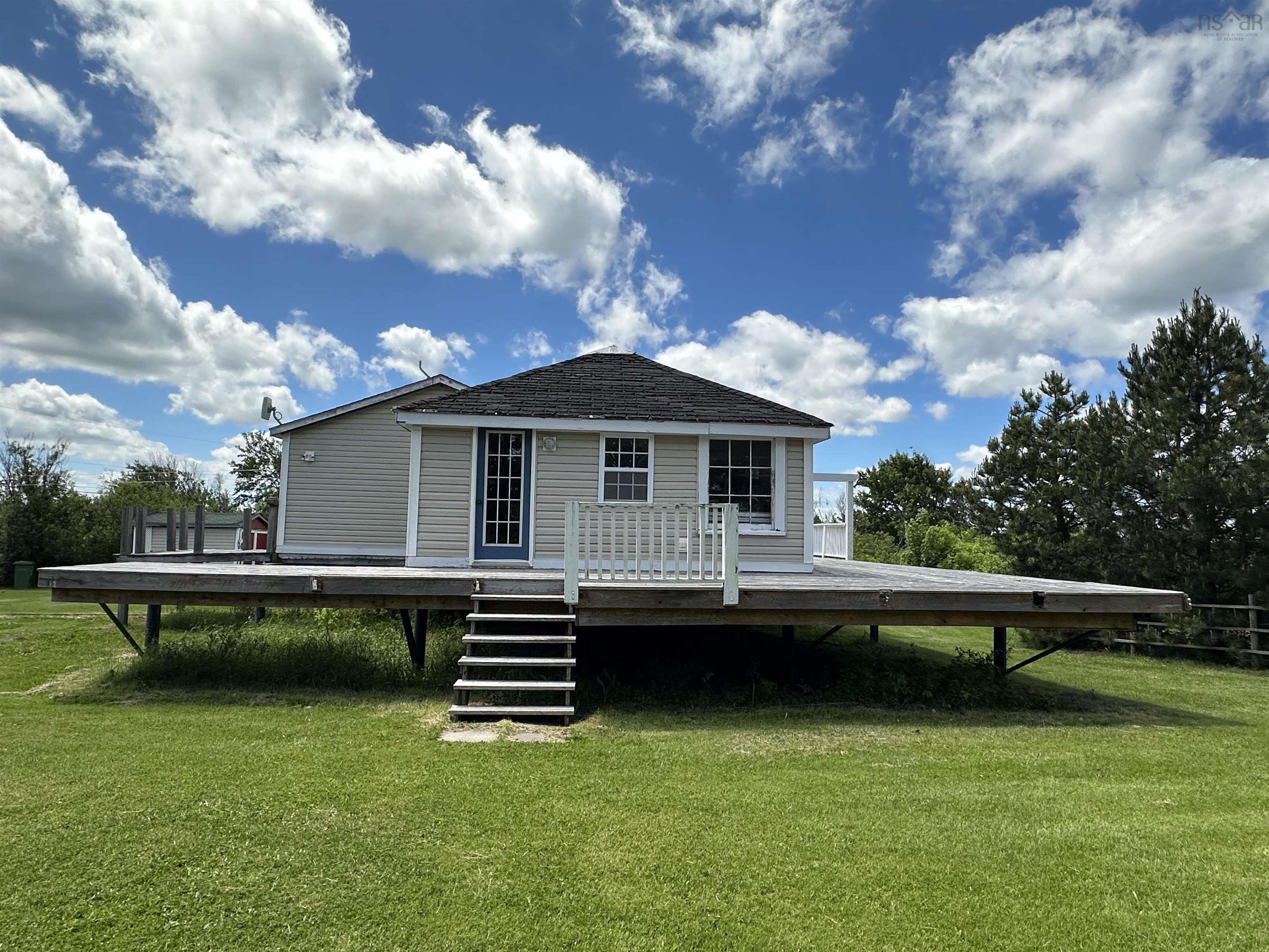 $289,900.00: 15 Memory Lane, Caribou Island