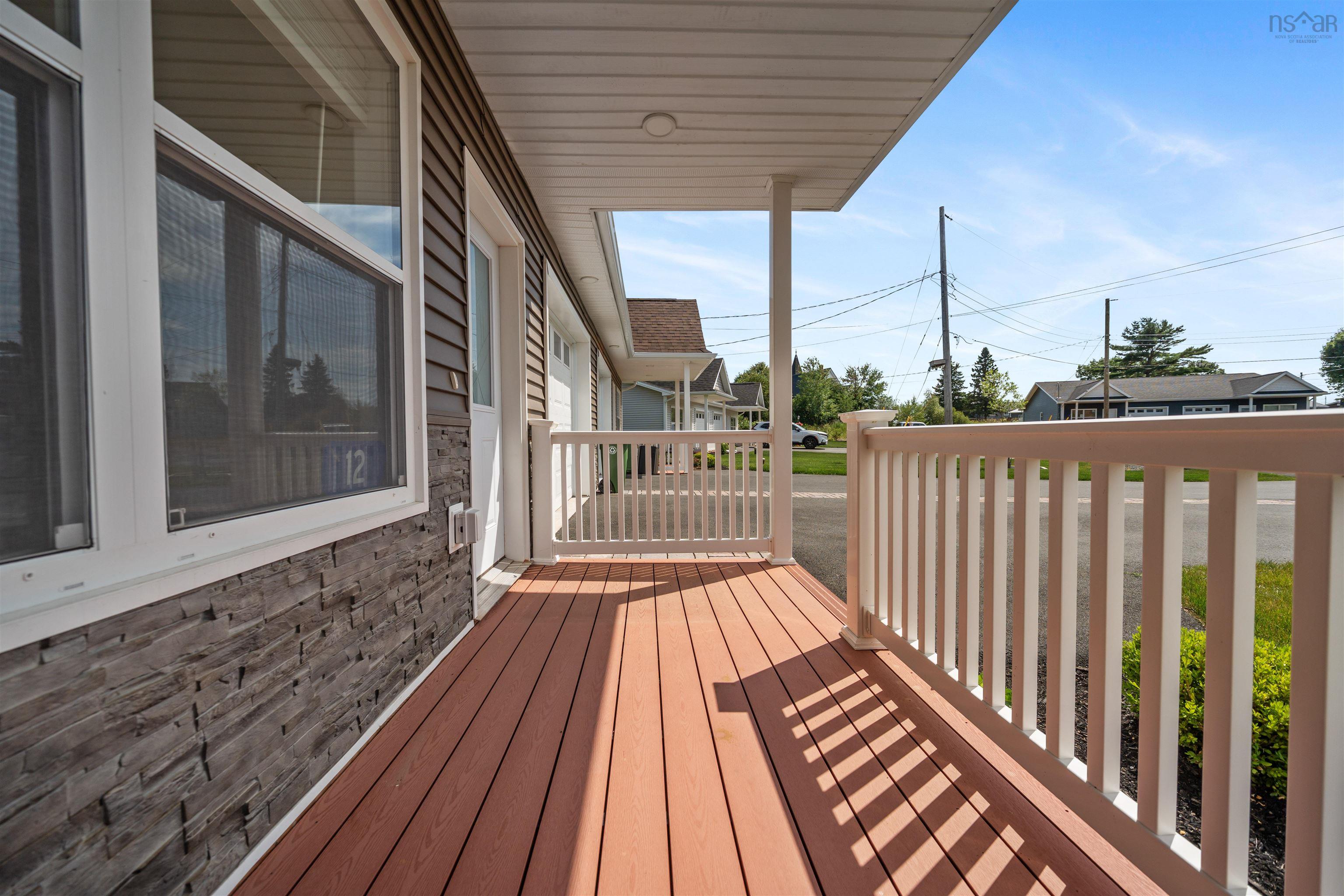 $359,900.00: 12 SUMMER HILL Place, Upper Onslow