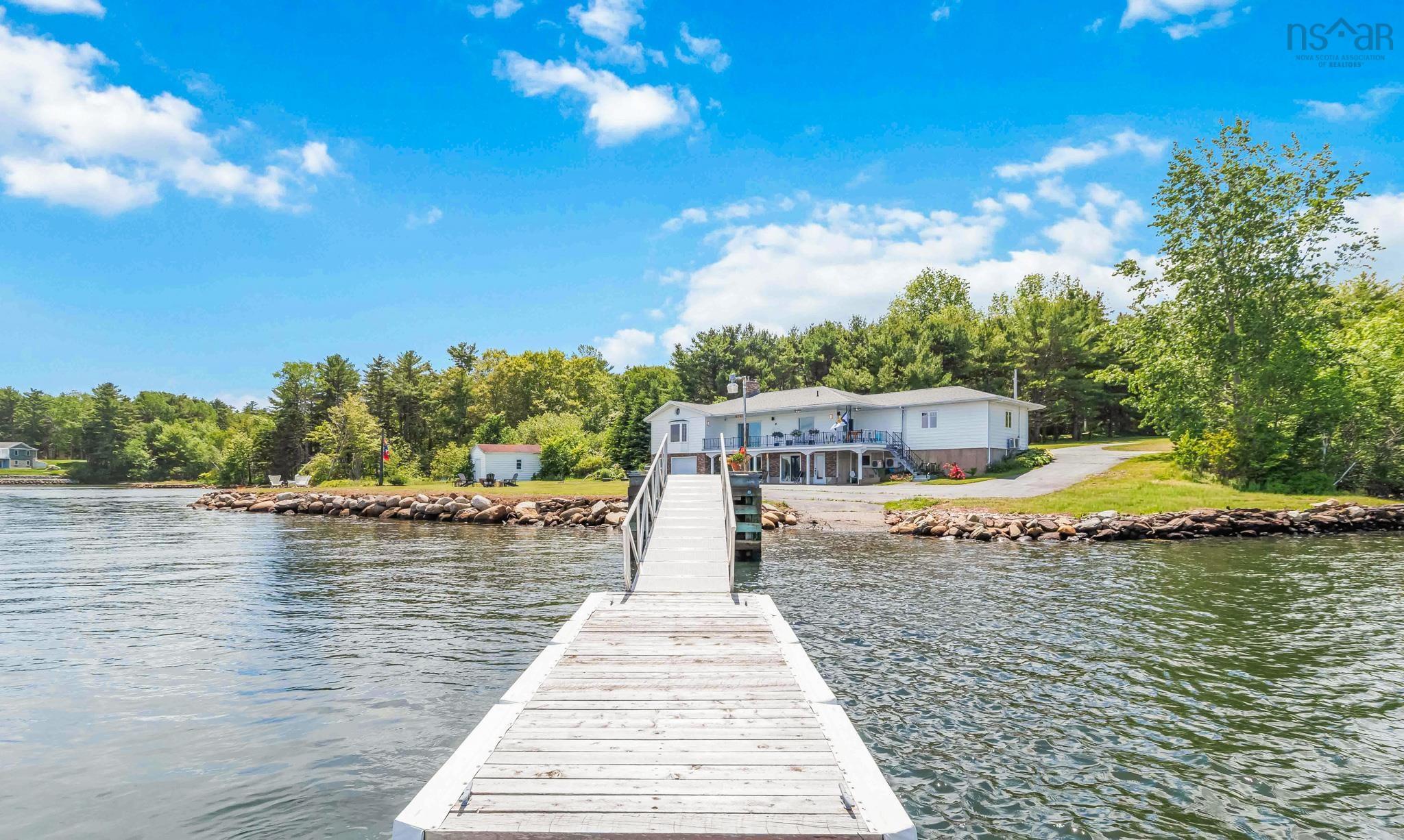 $949,900.00: 2383 Highway 331, West Lahave