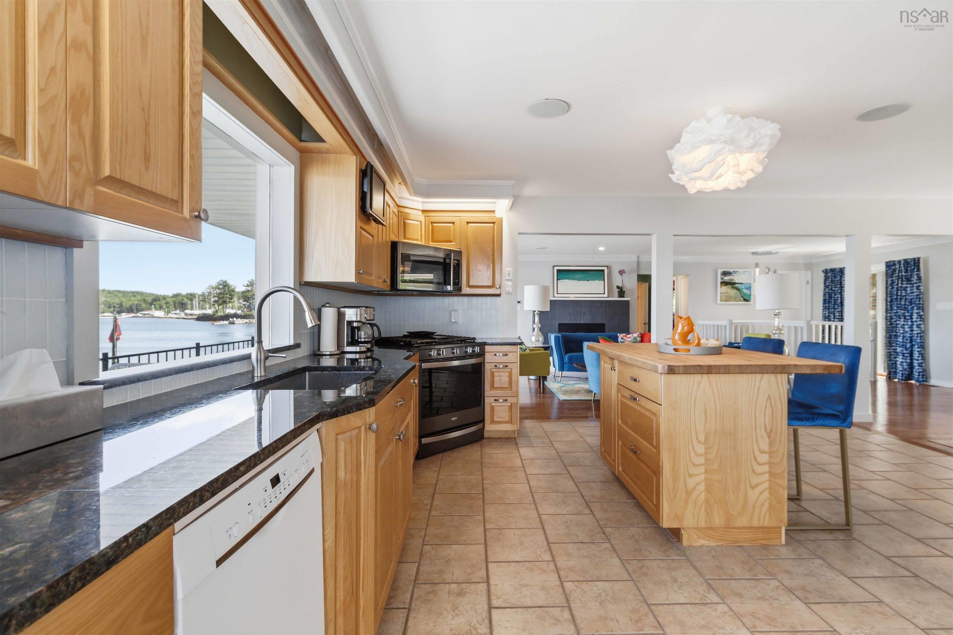 $949,900.00: 2383 Highway 331, West Lahave