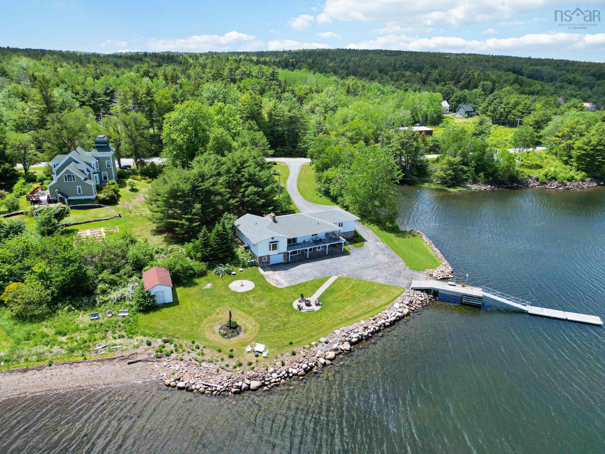 $949,900.00: 2383 Highway 331, West Lahave