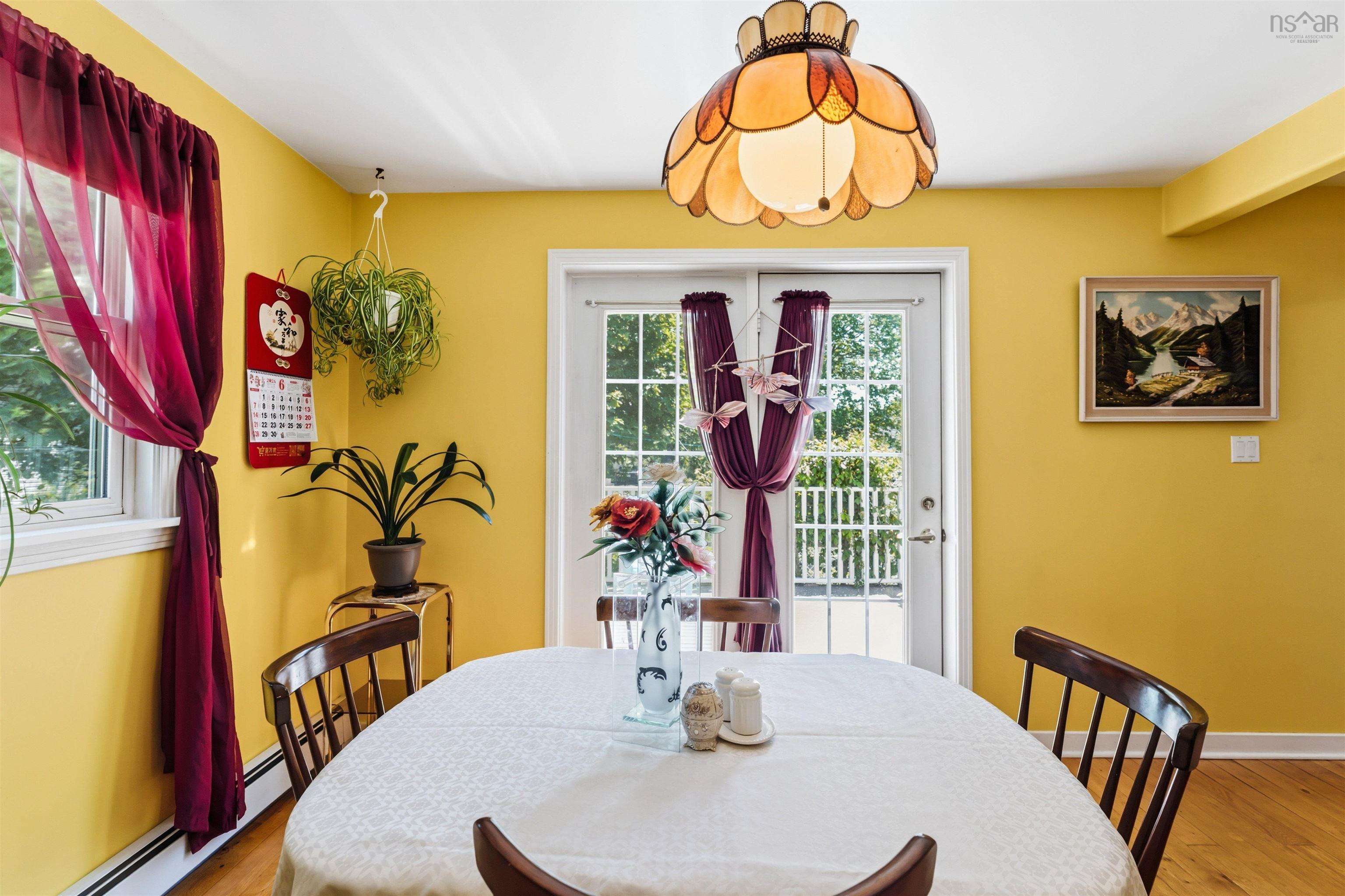 $375,000.00: 26 Spring Garden Rd Middleton, NS, Middleton