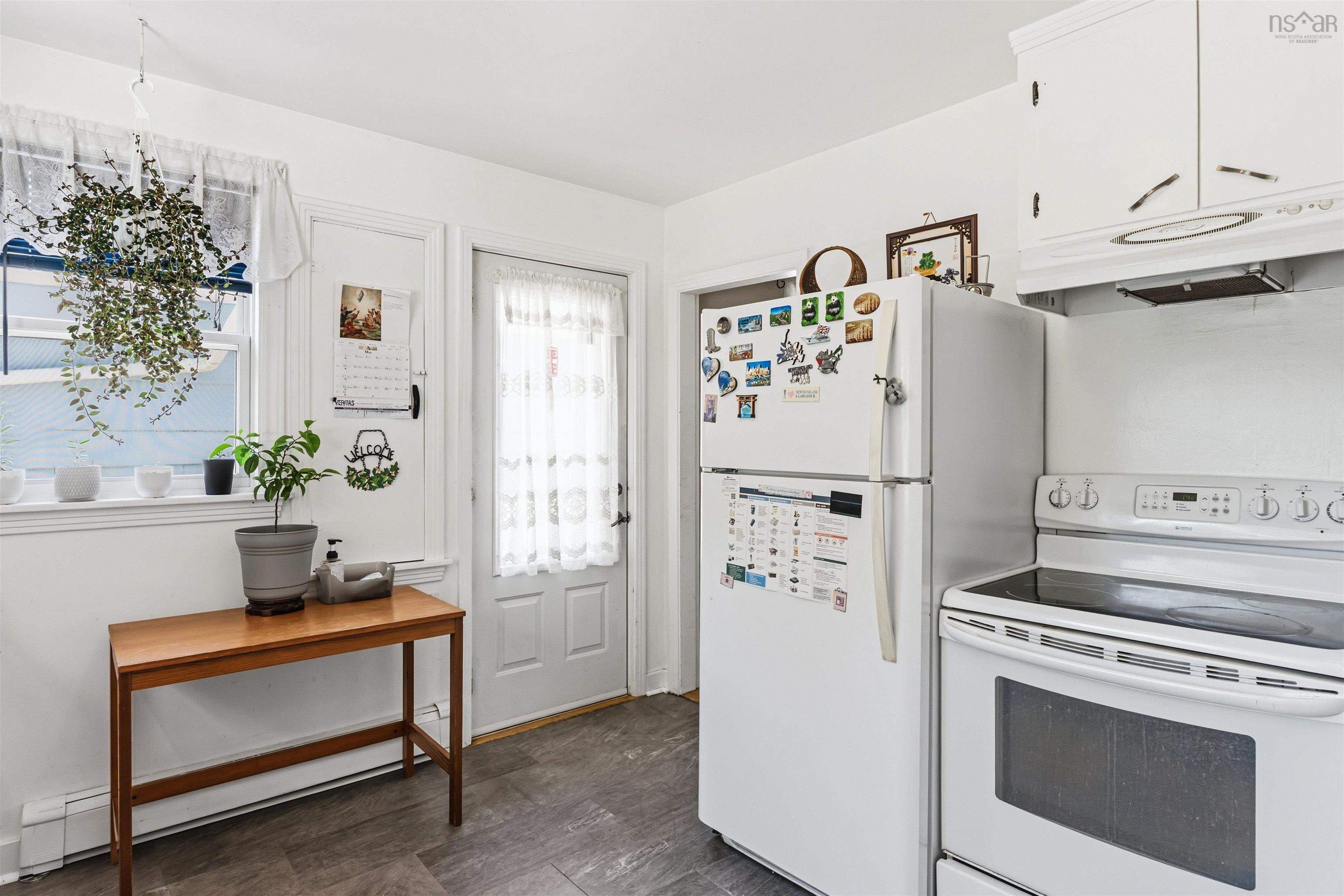 $375,000.00: 26 Spring Garden Rd Middleton, NS, Middleton