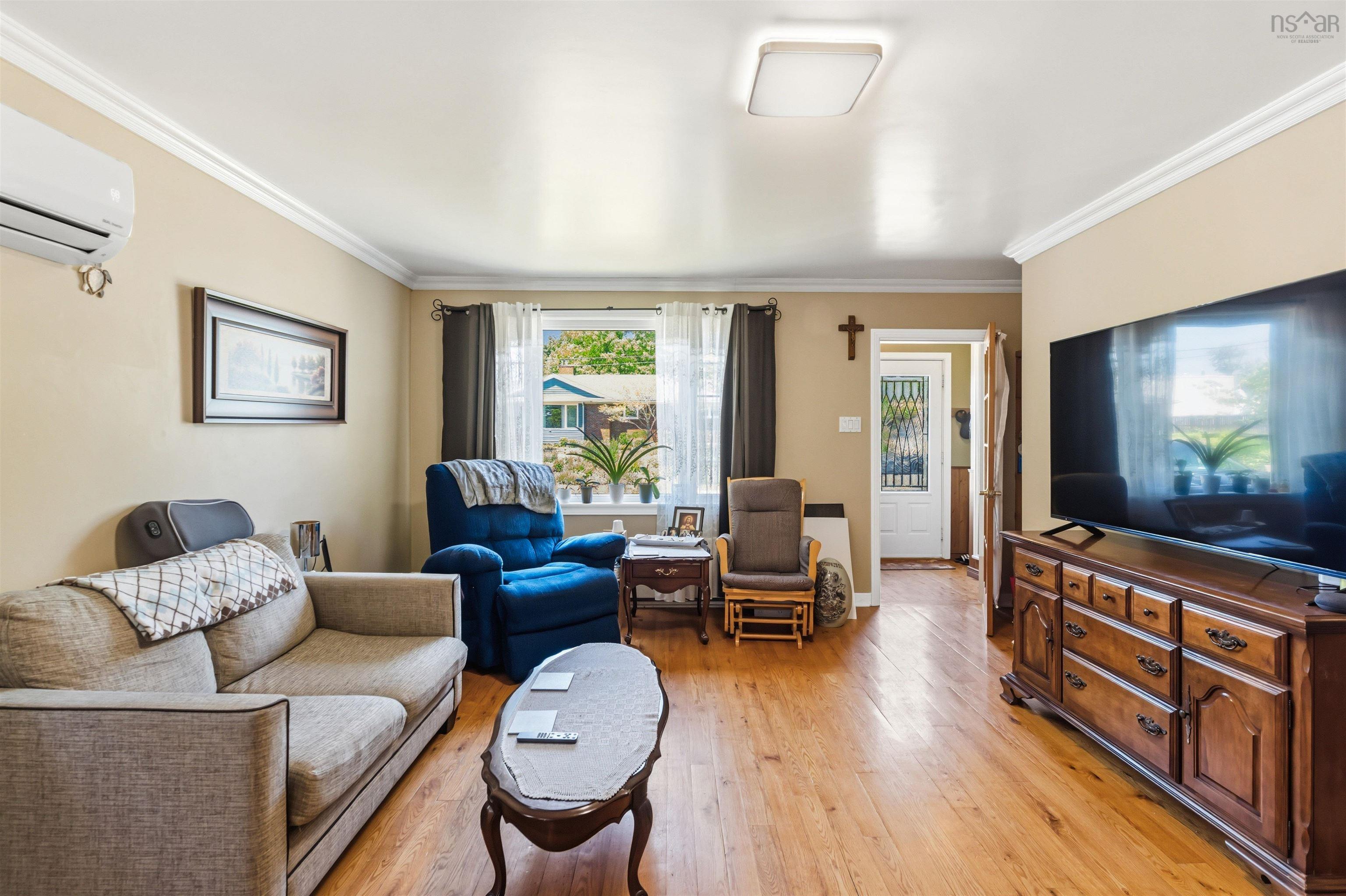 $375,000.00: 26 Spring Garden Rd Middleton, NS, Middleton
