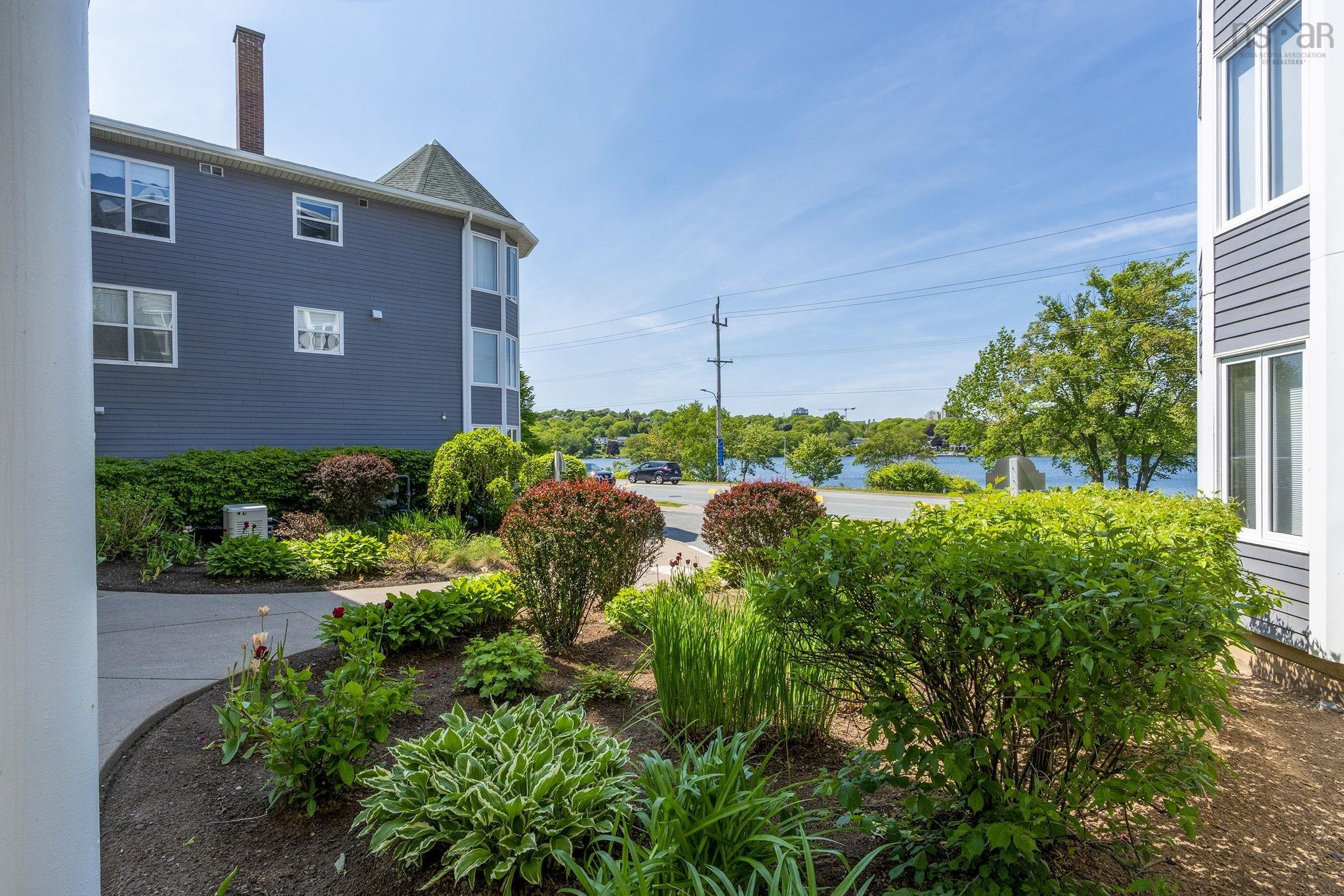 $397,500.00: 111 275 Prince Arthur Street, Dartmouth