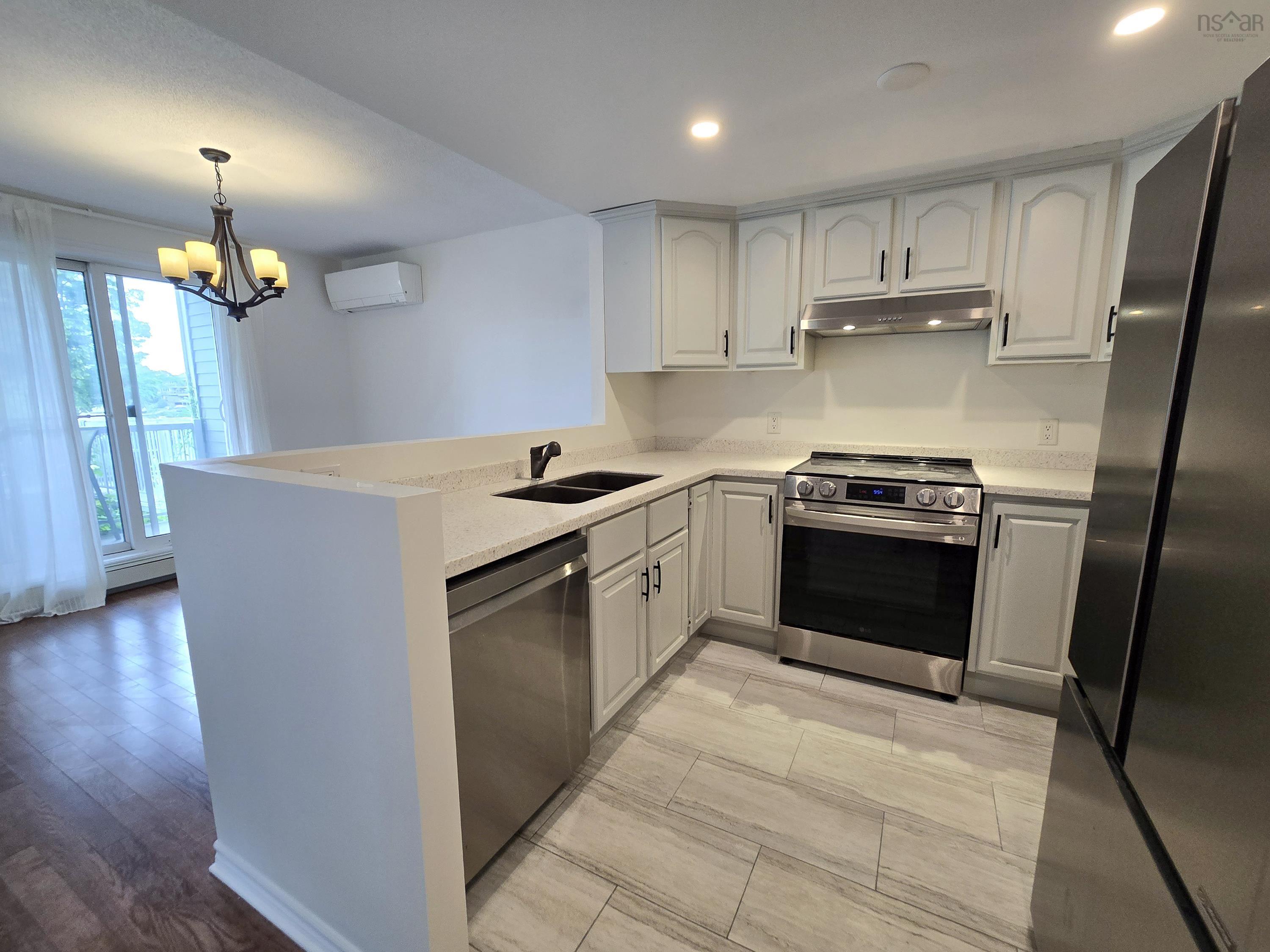 $397,500.00: 111 275 Prince Arthur Street, Dartmouth