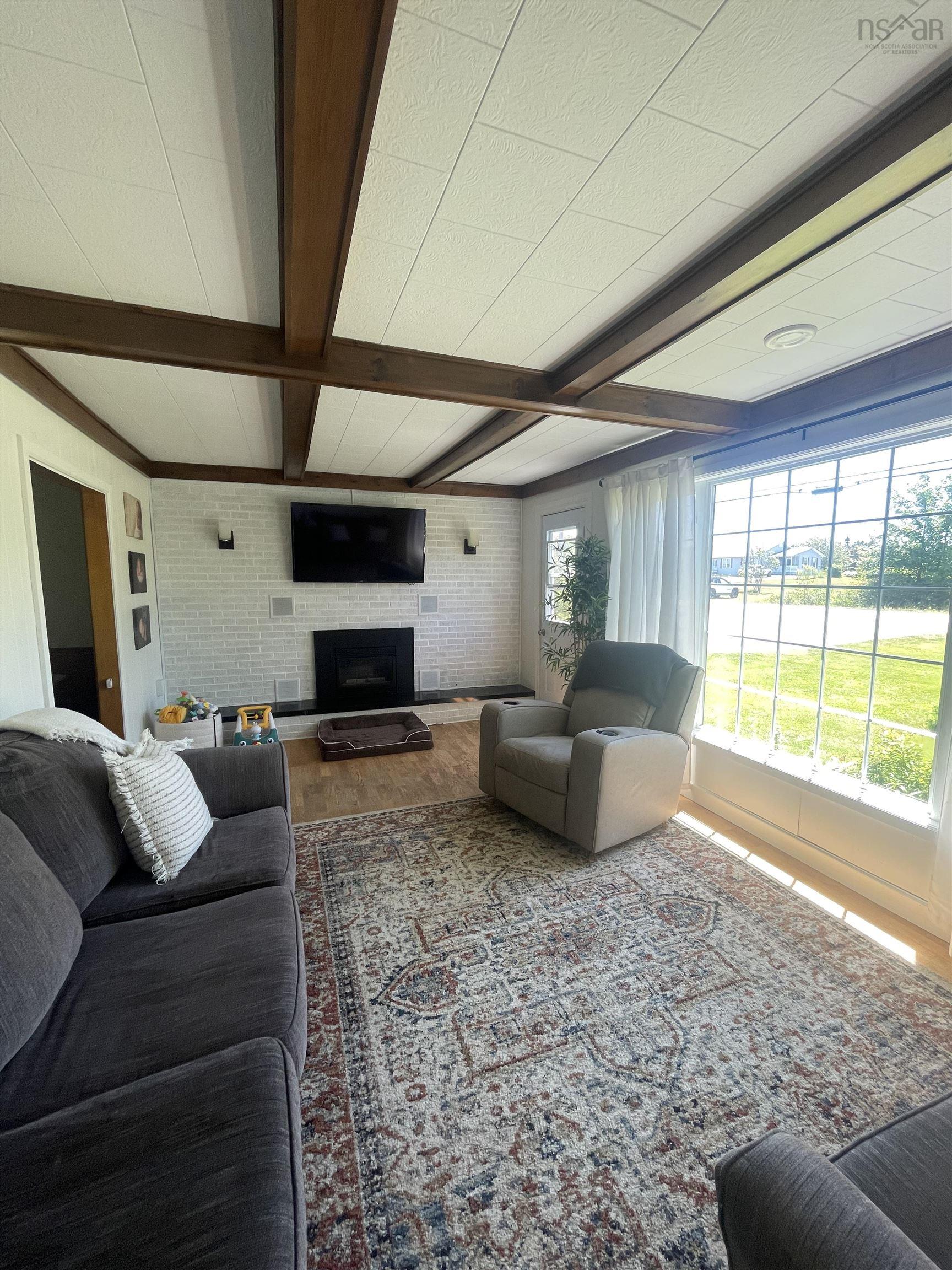 $385,000.00: 643 Stoney Island Road, Clam Point