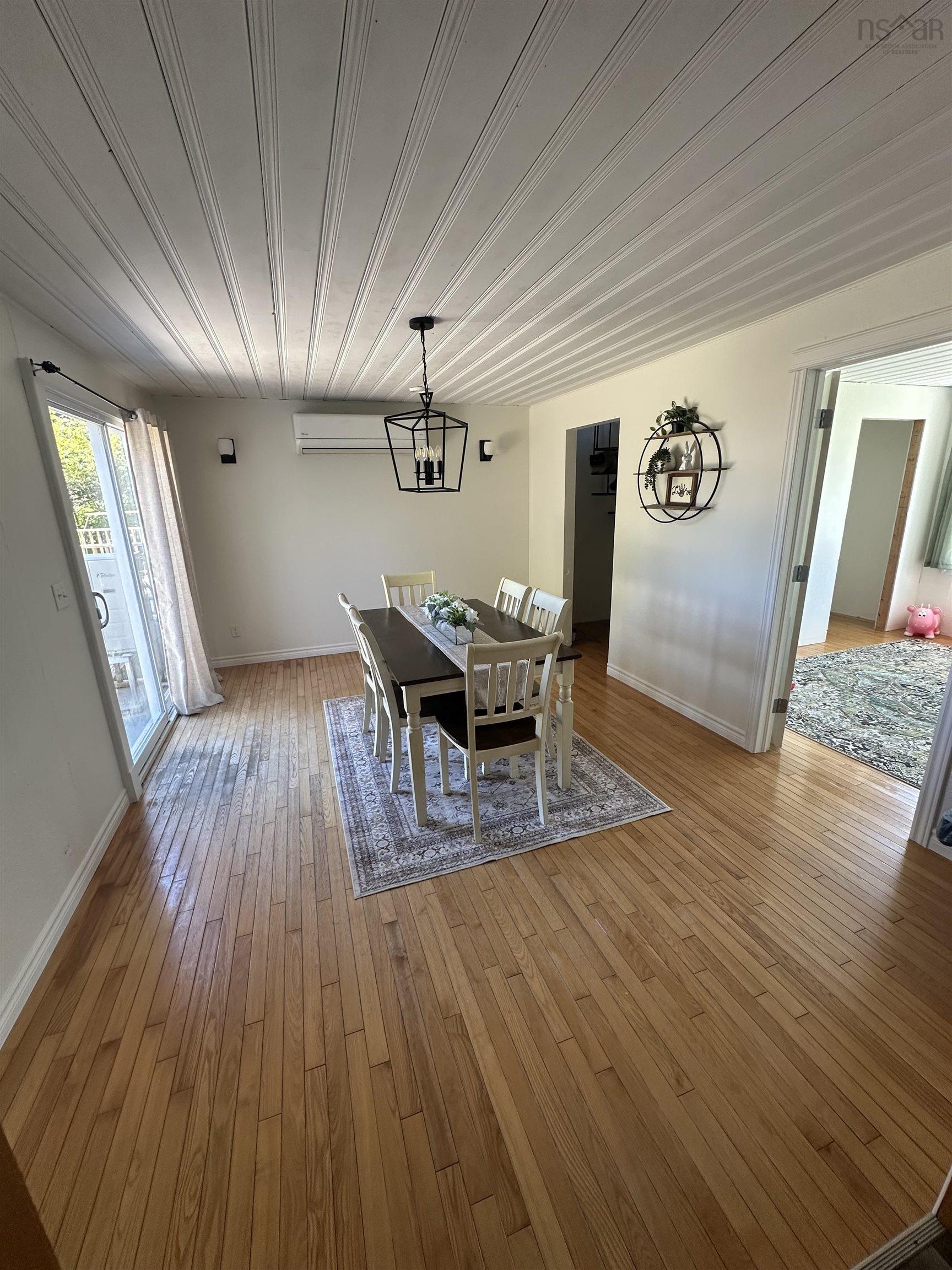 $385,000.00: 643 Stoney Island Road, Clam Point