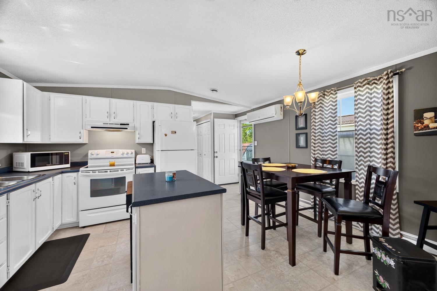 $189,900.00: 20 COLLEGE Court, Bible Hill