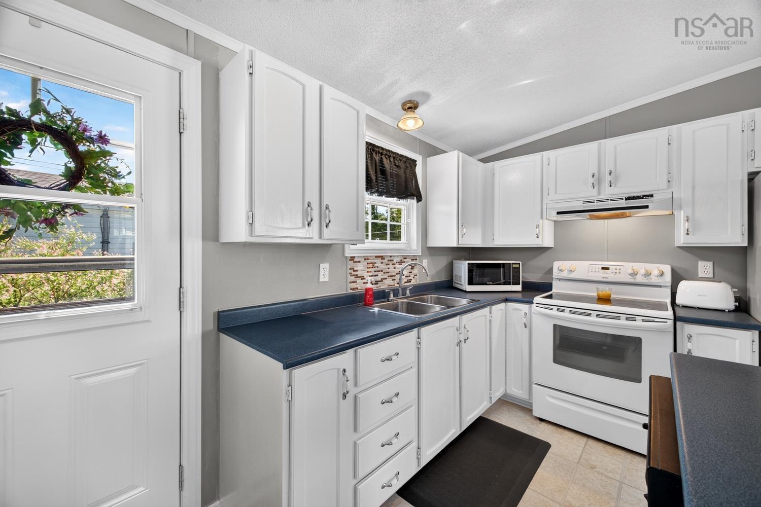 $189,900.00: 20 COLLEGE Court, Bible Hill