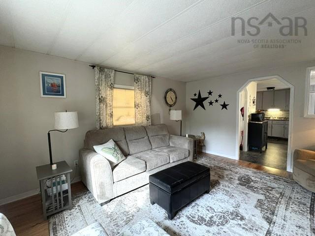 $219,500.00: 2 Marcia Lane, Woodlawn