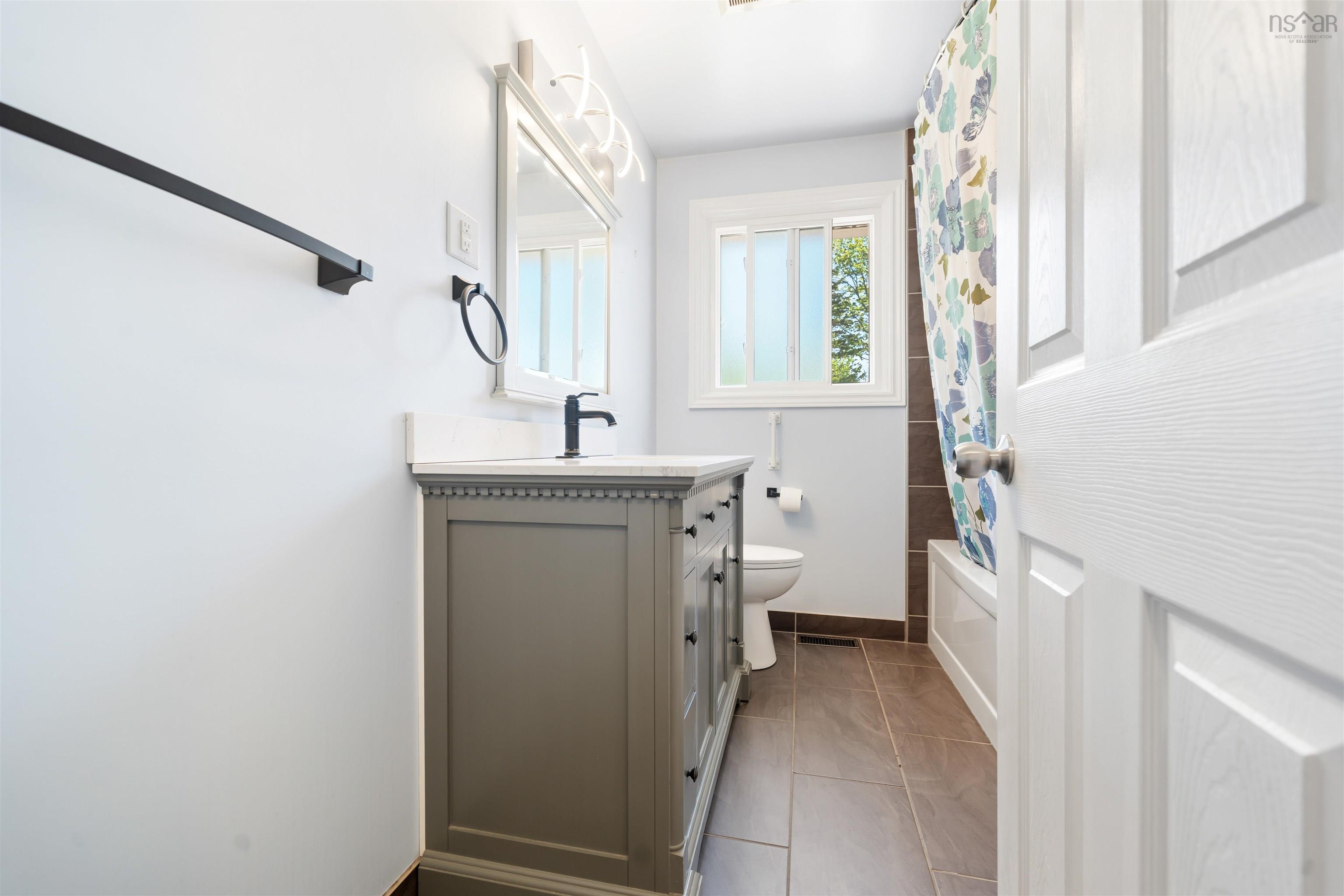 $389,000.00: 125 Oxford Street, Stellarton