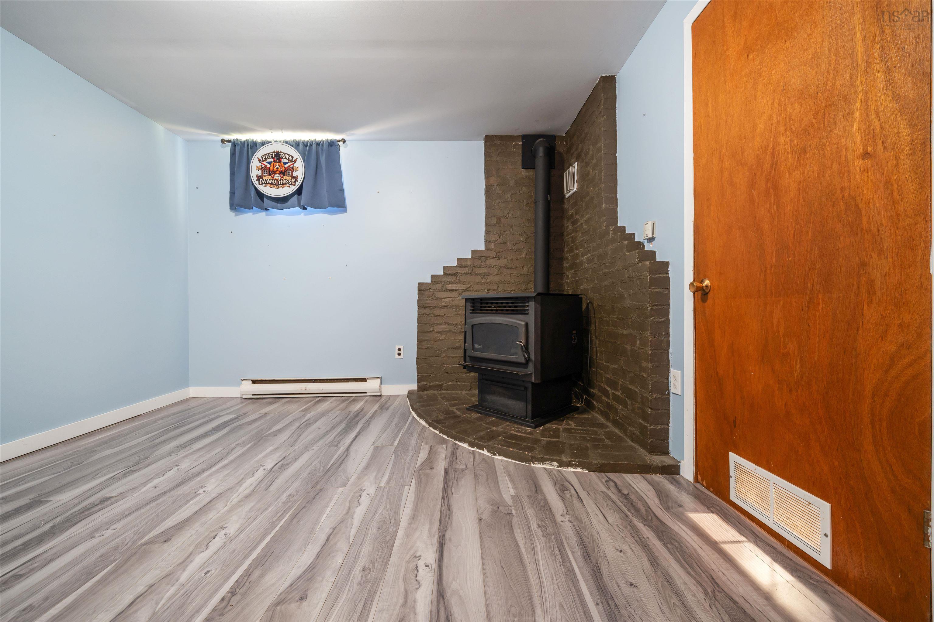 $389,000.00: 125 Oxford Street, Stellarton