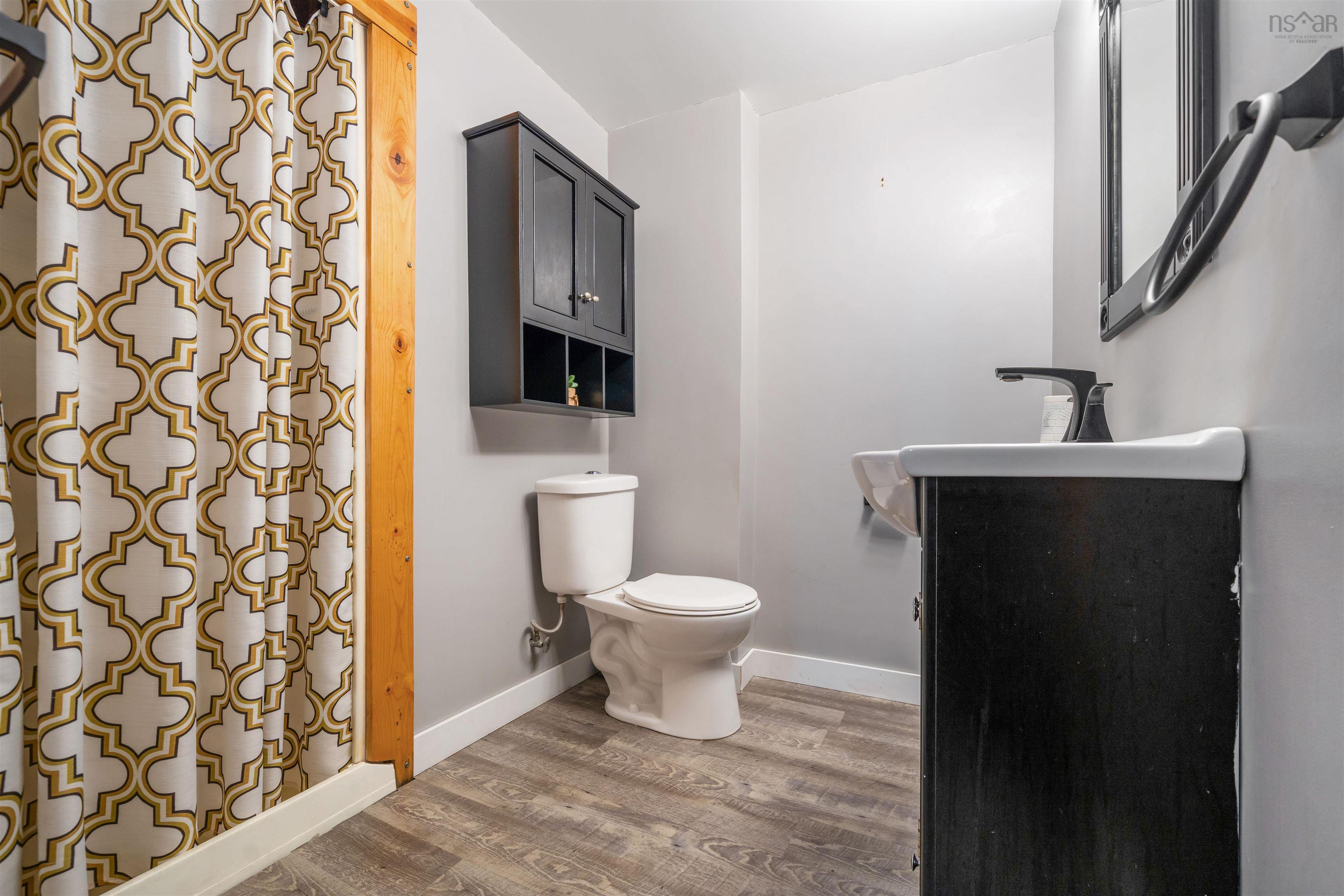 $389,000.00: 125 Oxford Street, Stellarton