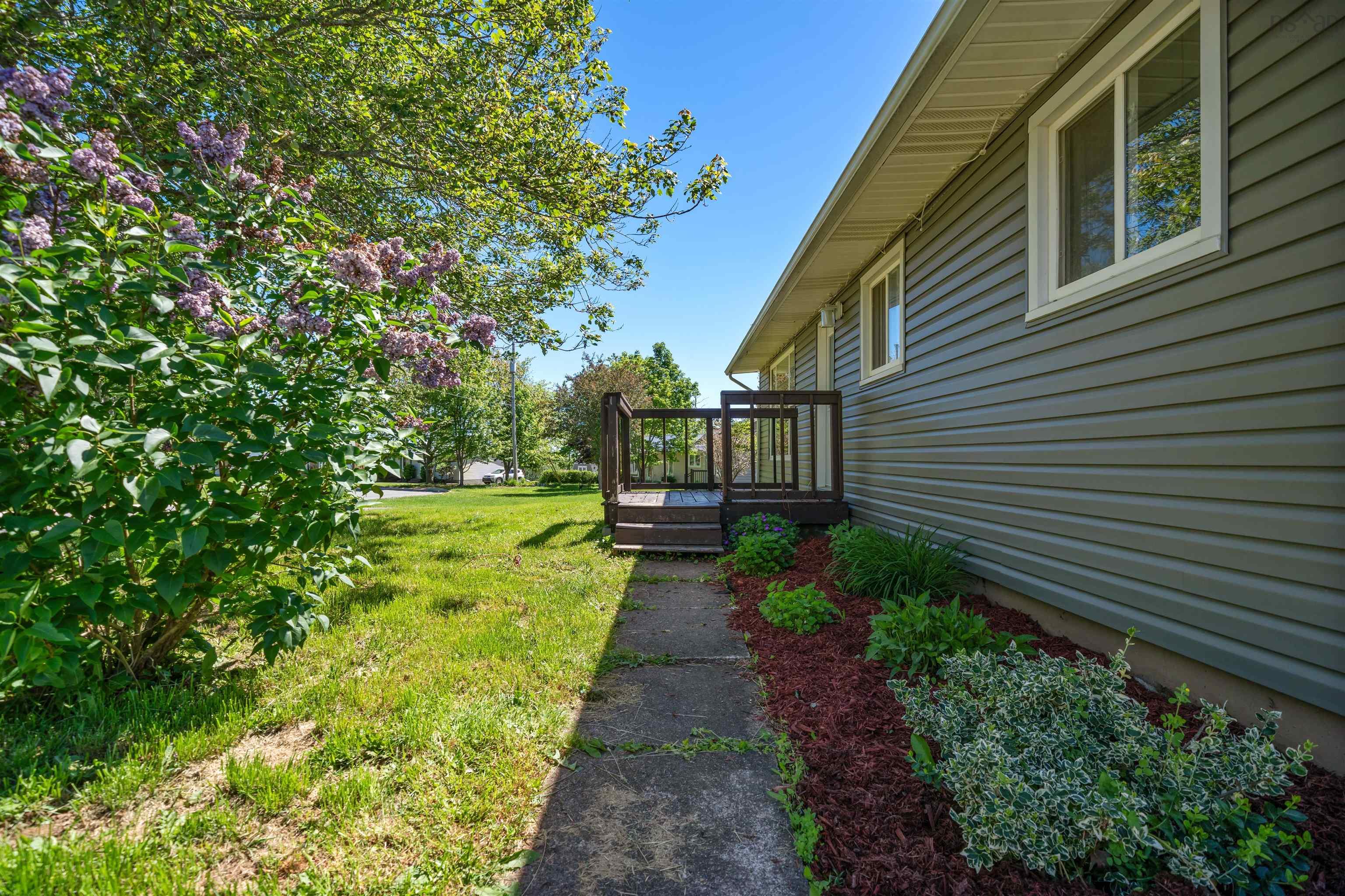$389,000.00: 125 Oxford Street, Stellarton