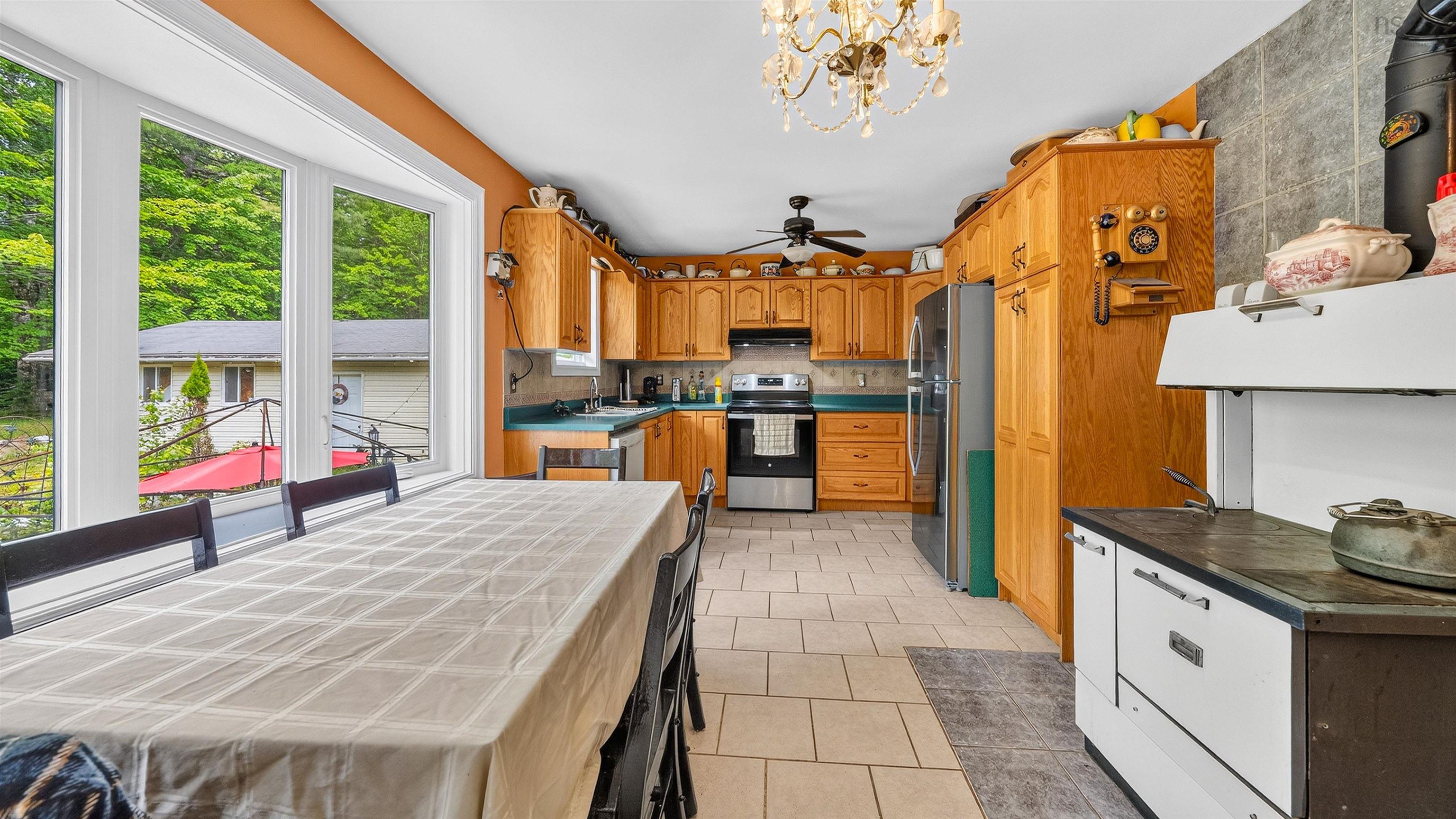 $559,900.00: 70 Station Road, Kinsac